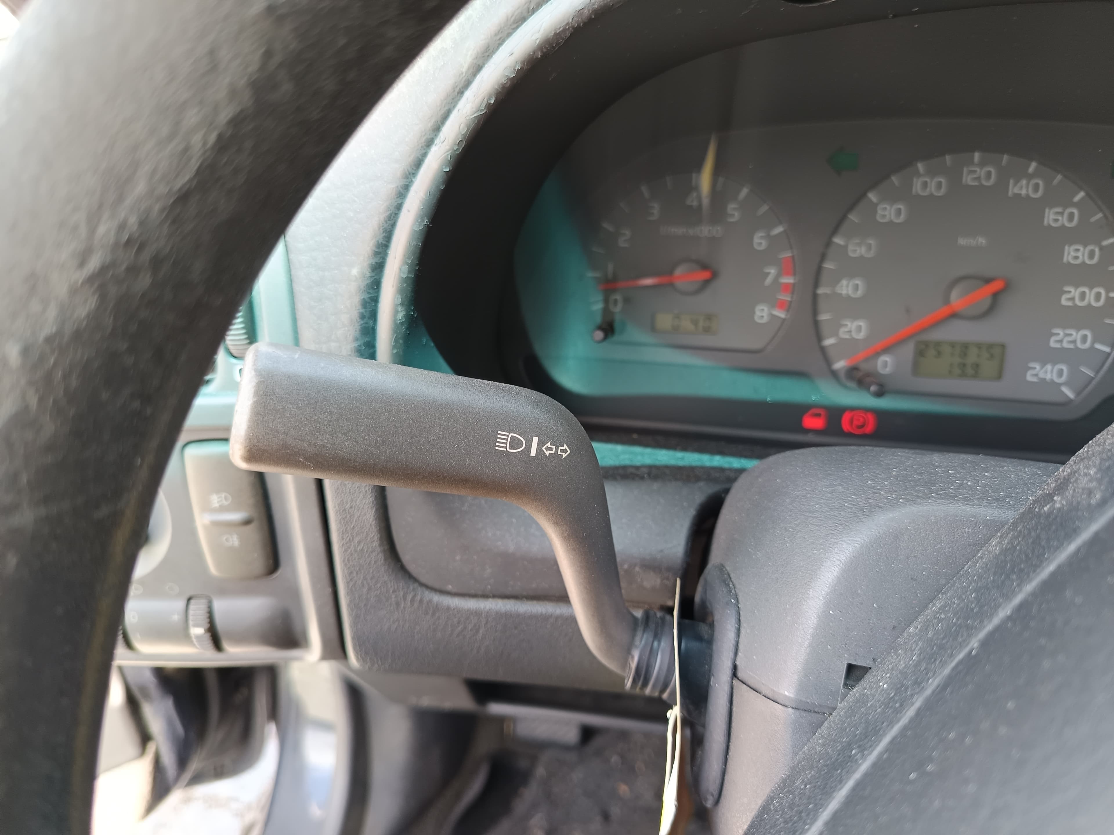 Volvo V40 · Ano 1998 — image 43