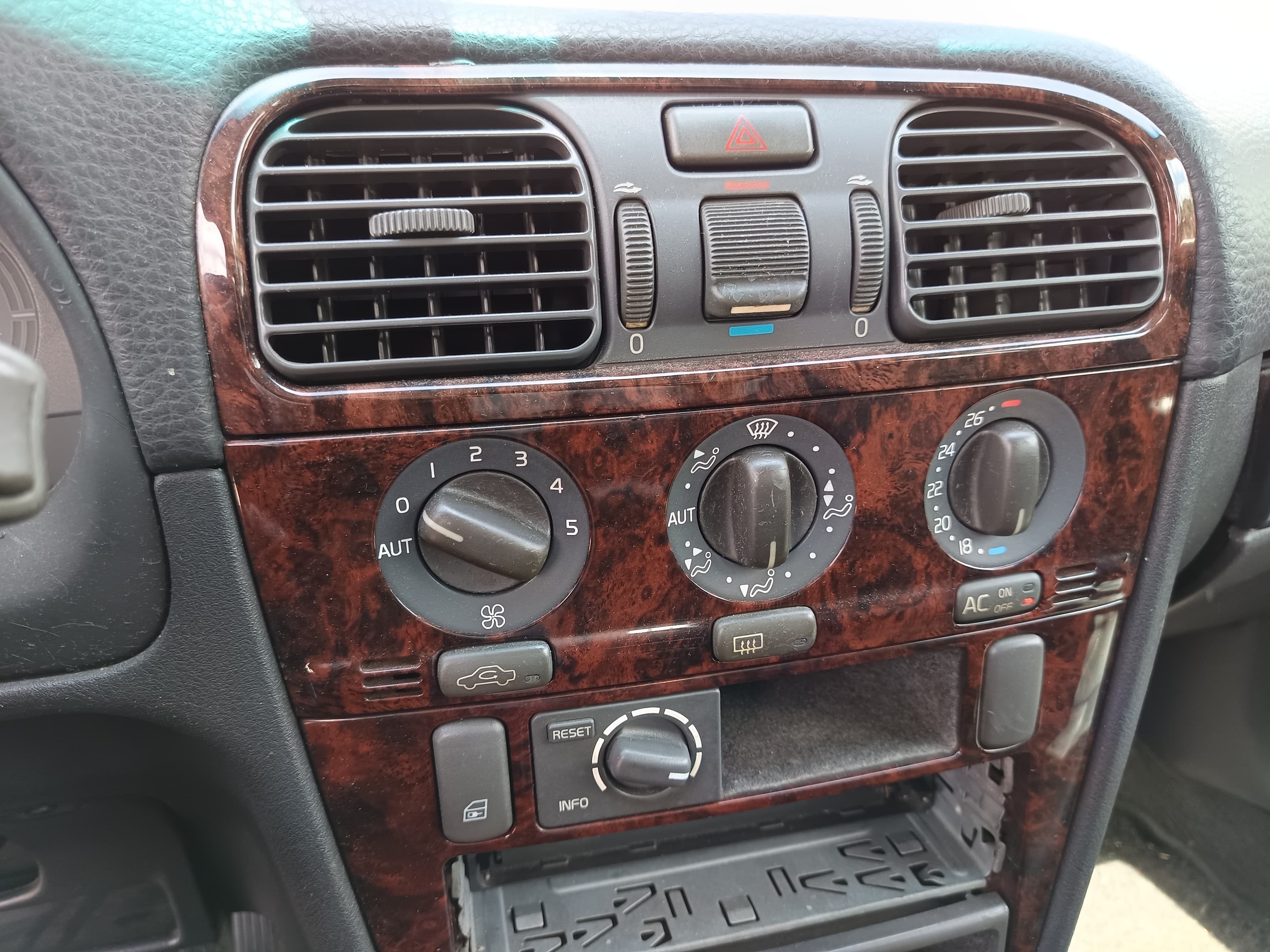 Volvo V40 · Ano 1998 — image 38