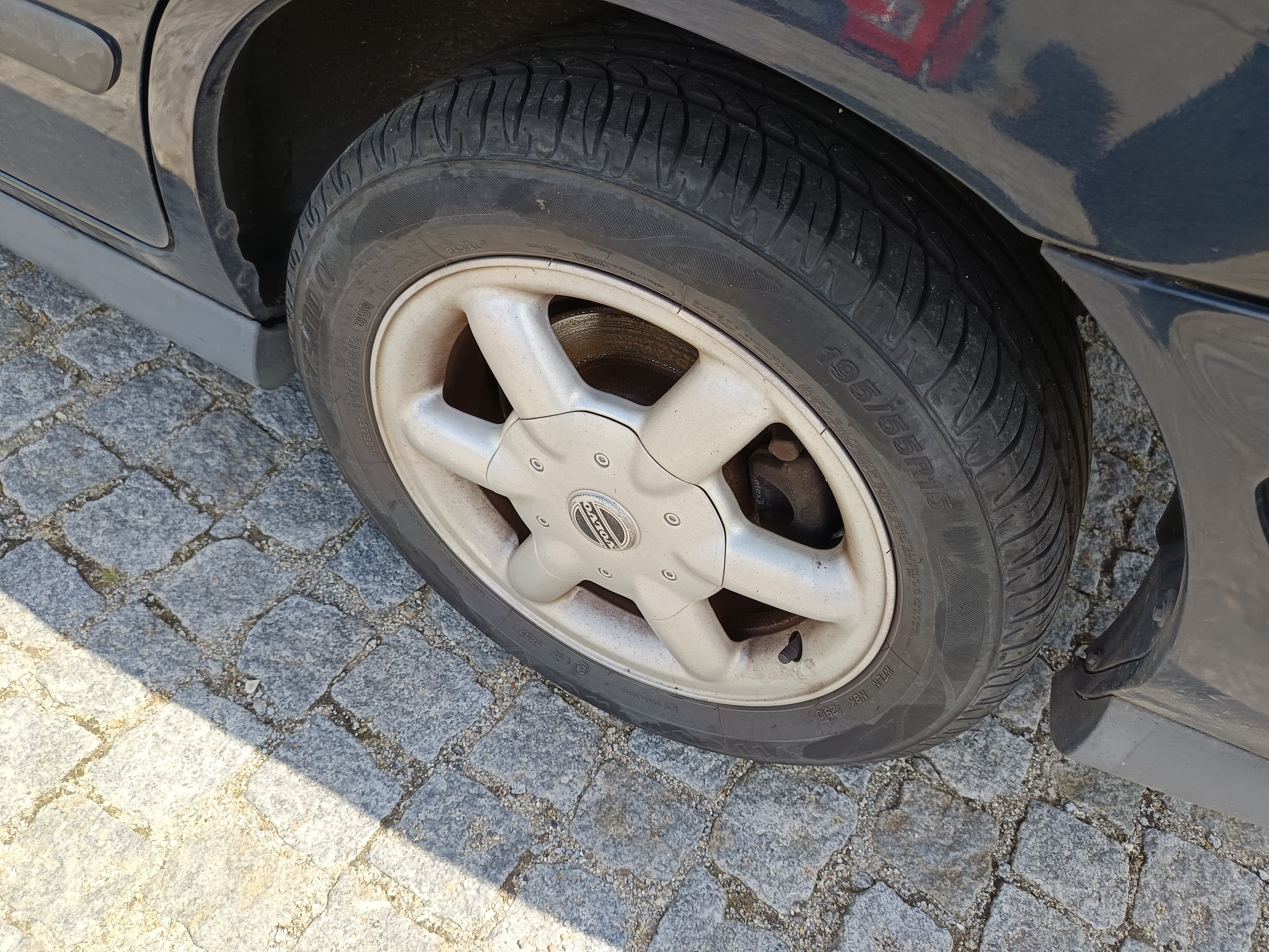 Volvo V40 · Ano 1998 — image 23