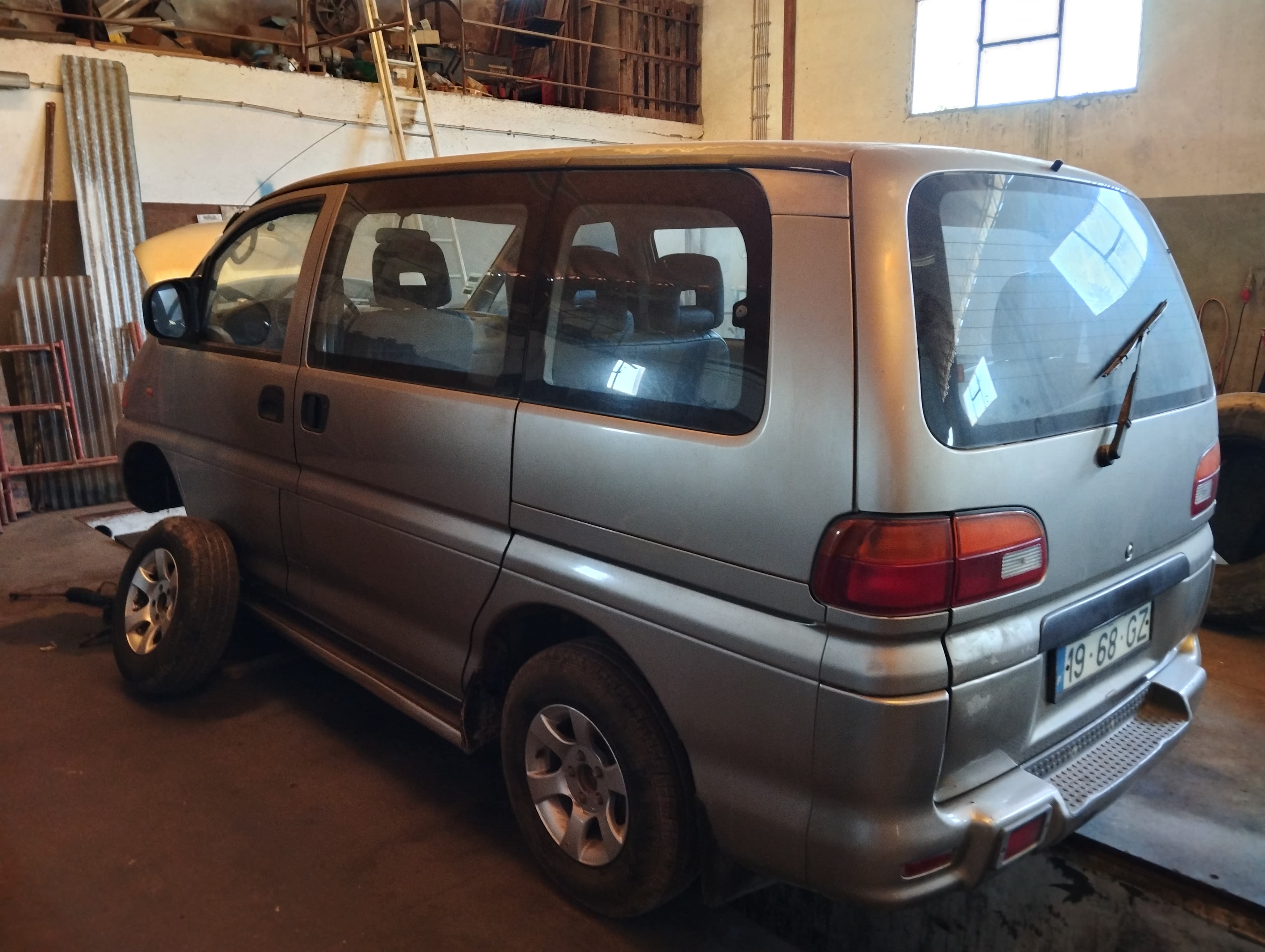 Mitsubishi Space Gear — imagen 6
