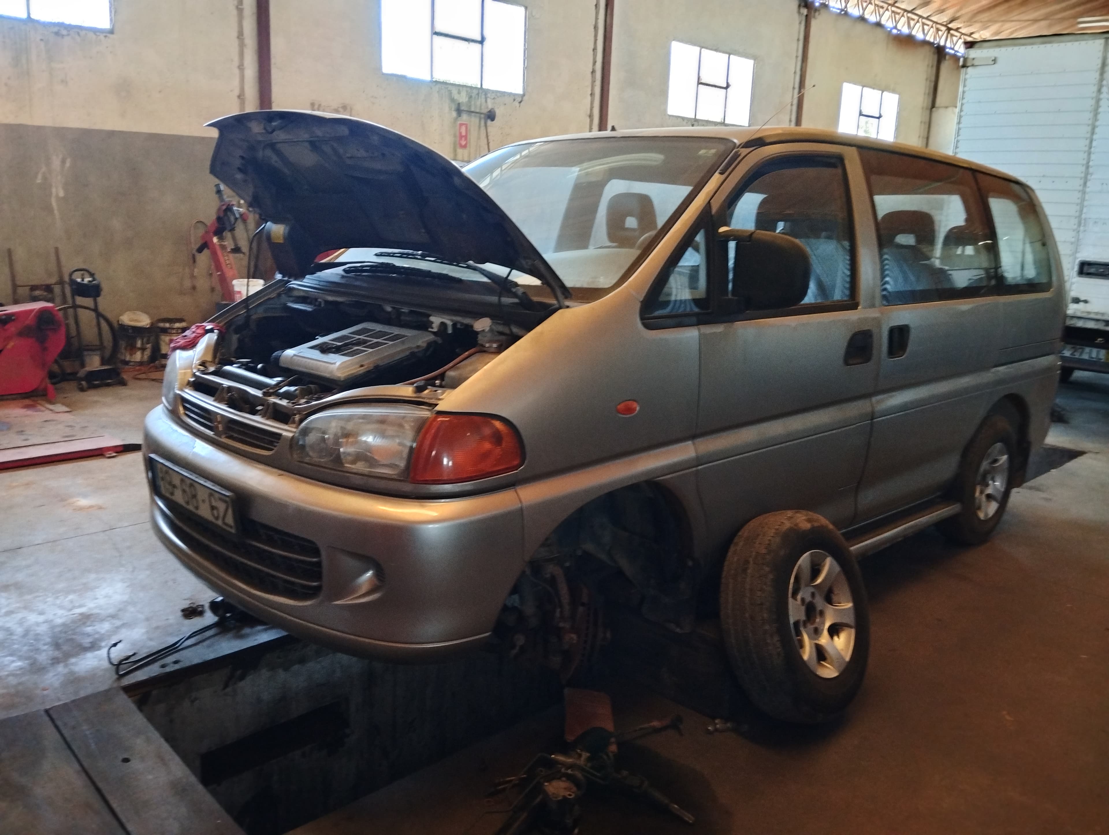 Mitsubishi Space Gear — imagen 2