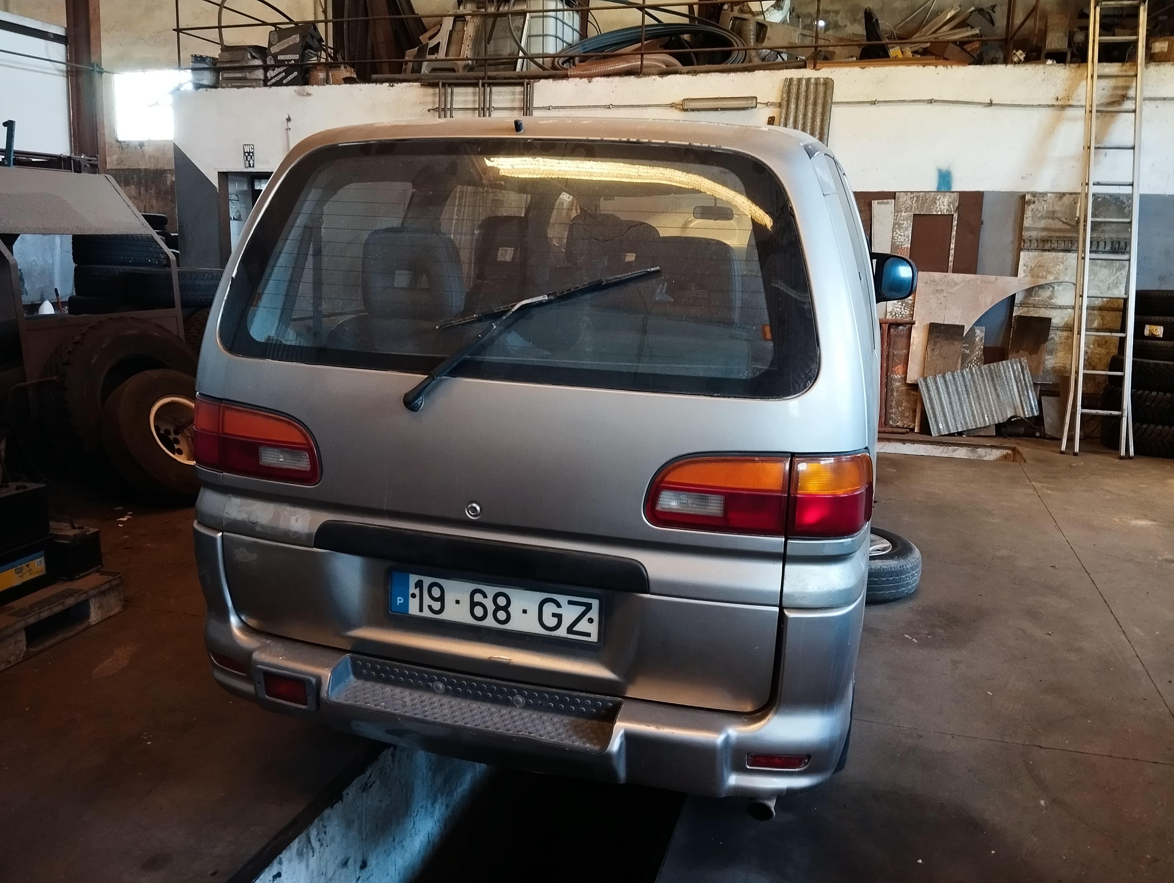 Mitsubishi Space Gear — imagen 4