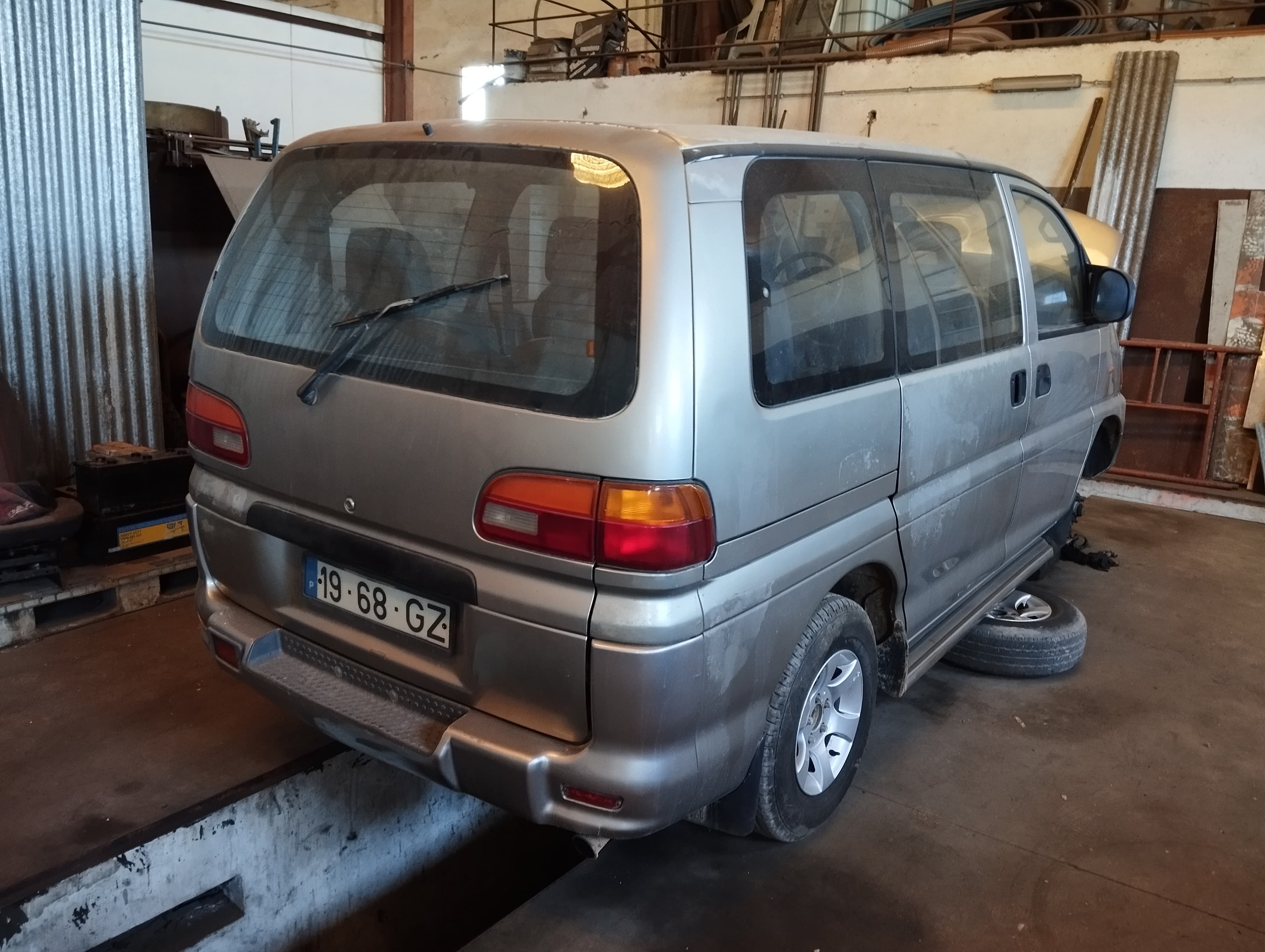 Mitsubishi Space Gear — imagen 5