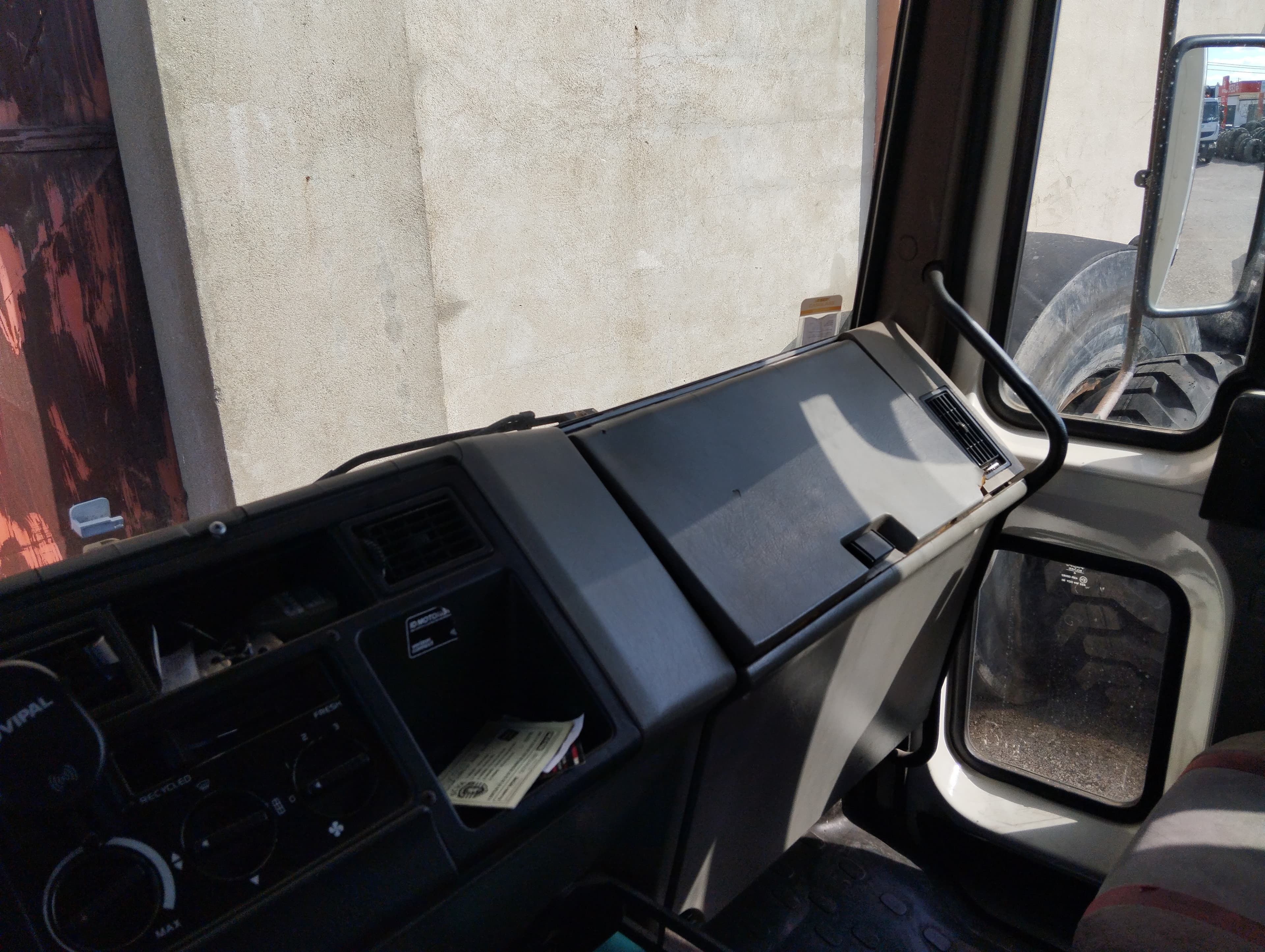 Volvo FL6 14 — image 10