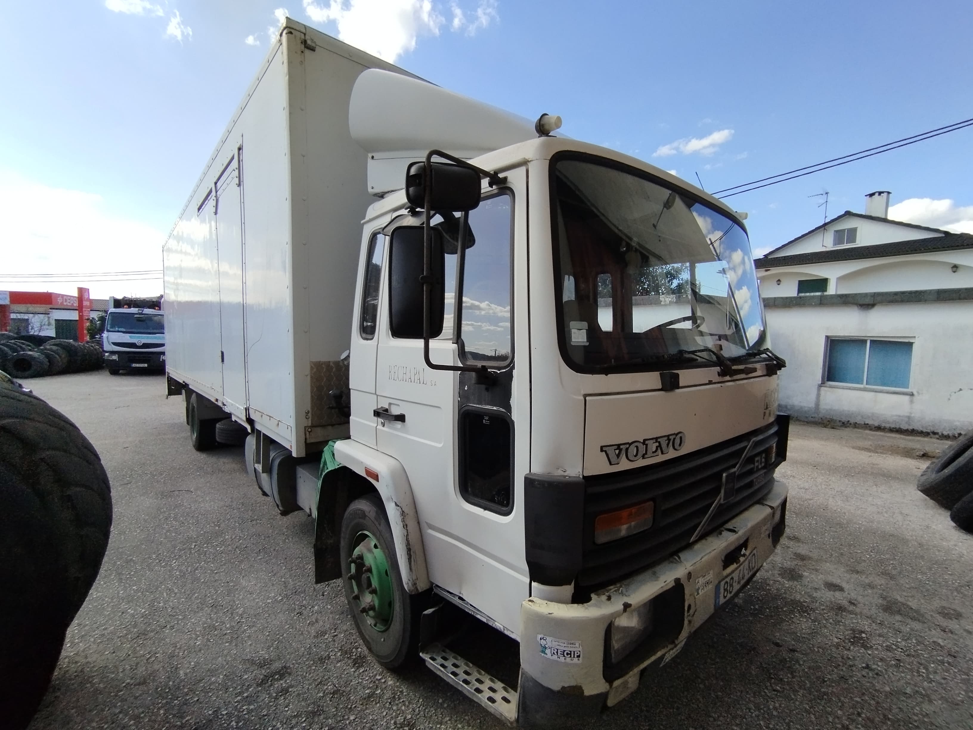 Volvo FL6 14 — image 3