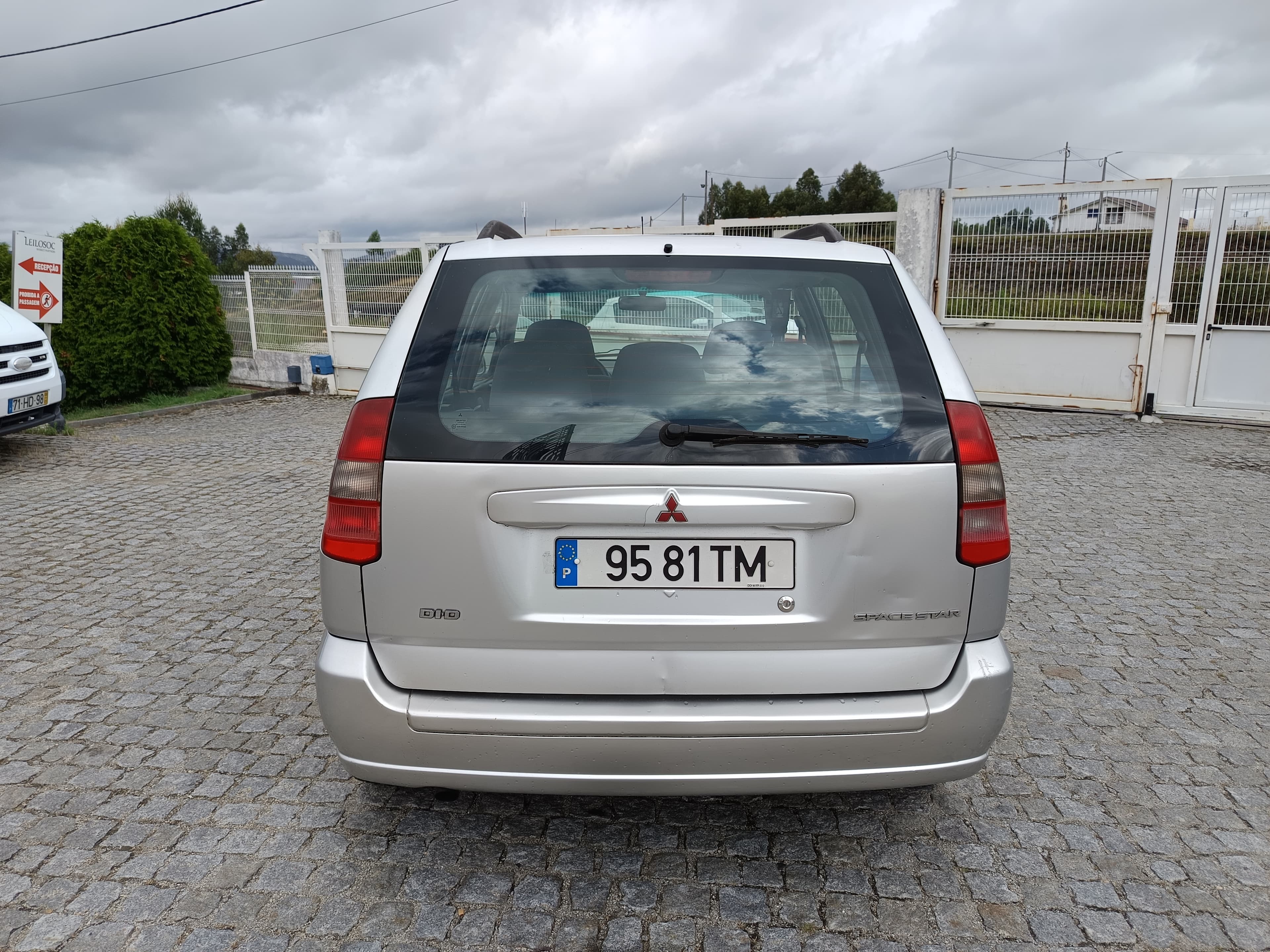 Mitsubishi Spacestar · Ano 2002 — image 5