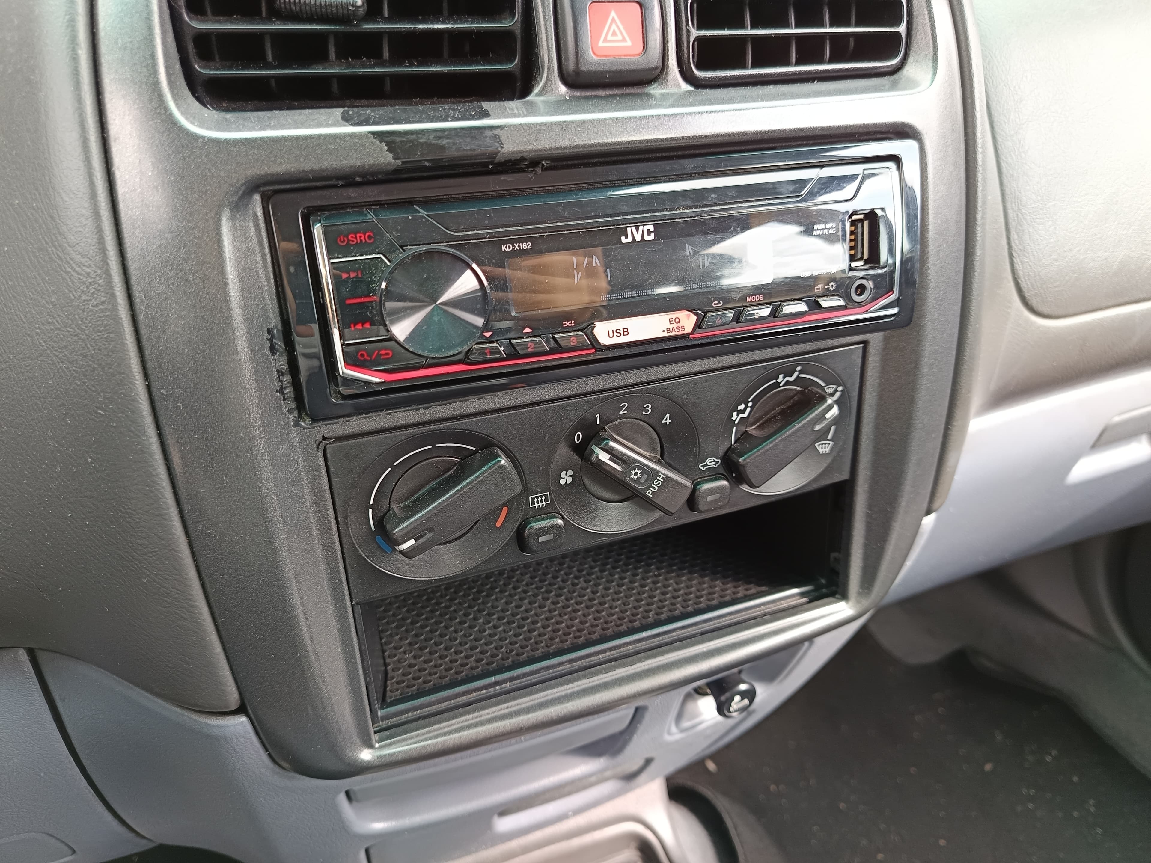 Mitsubishi Spacestar · Ano 2002 — image 36