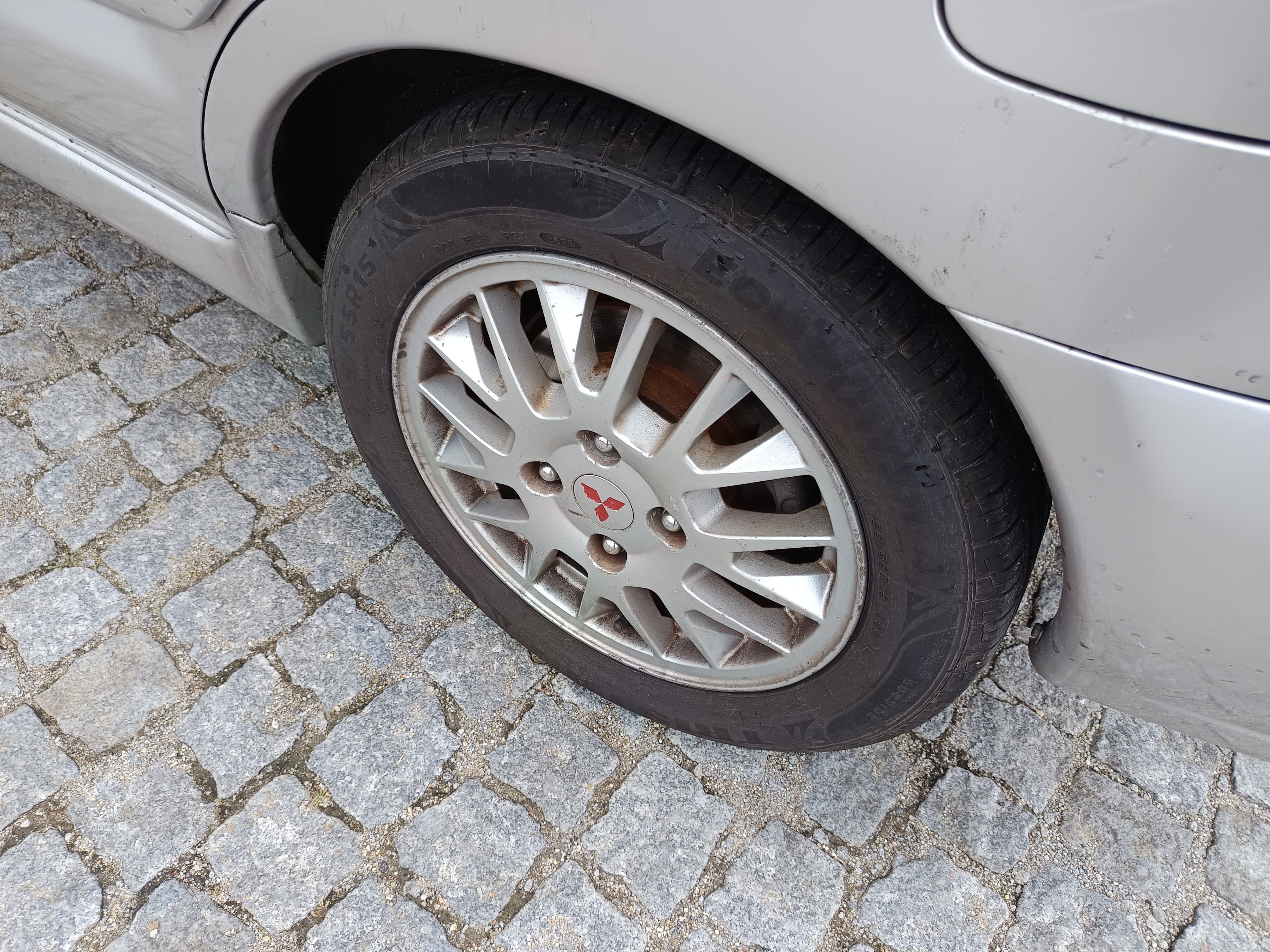 Mitsubishi Spacestar · Ano 2002 — image 18