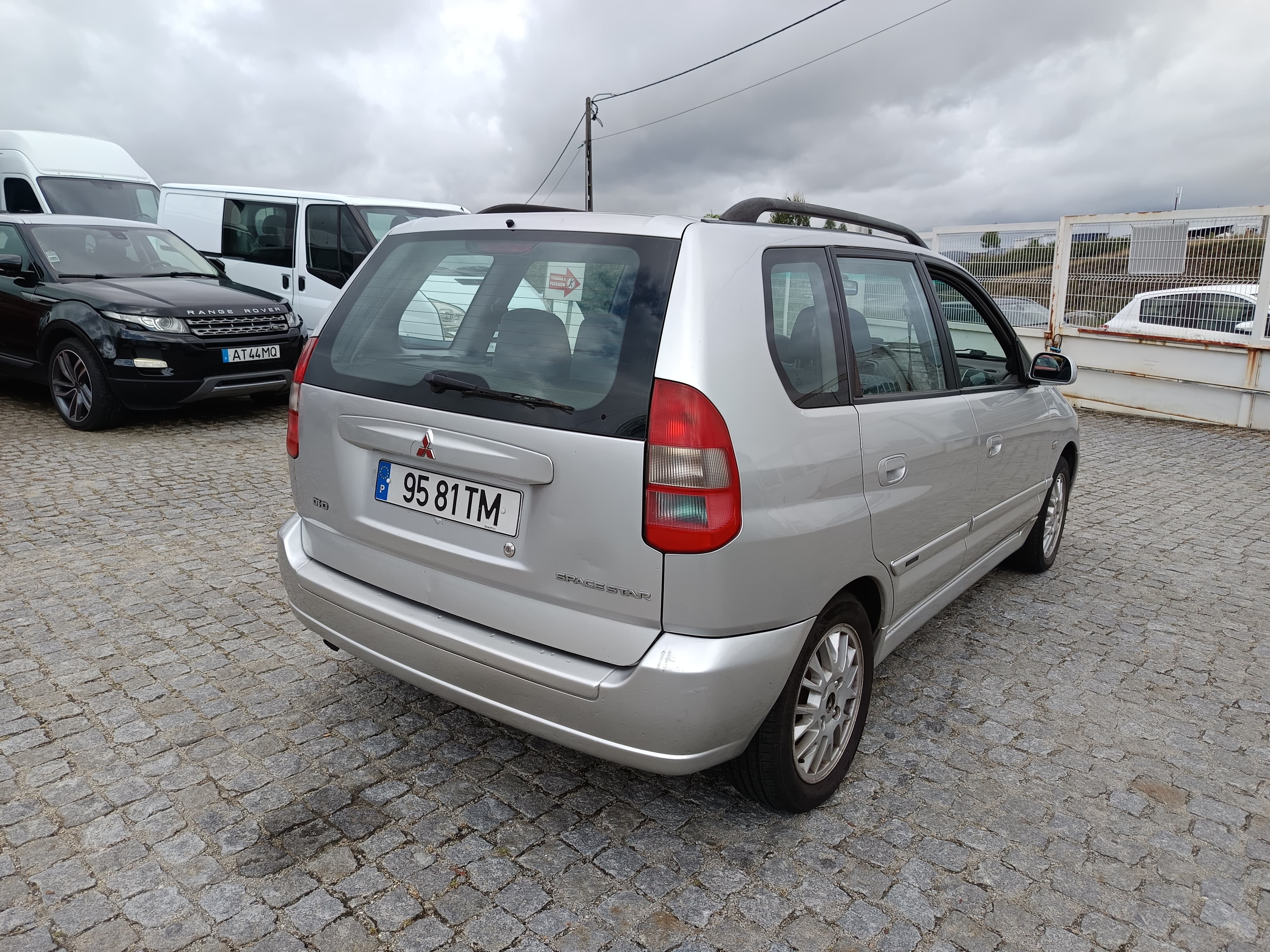 Mitsubishi Spacestar · Ano 2002 — image 4