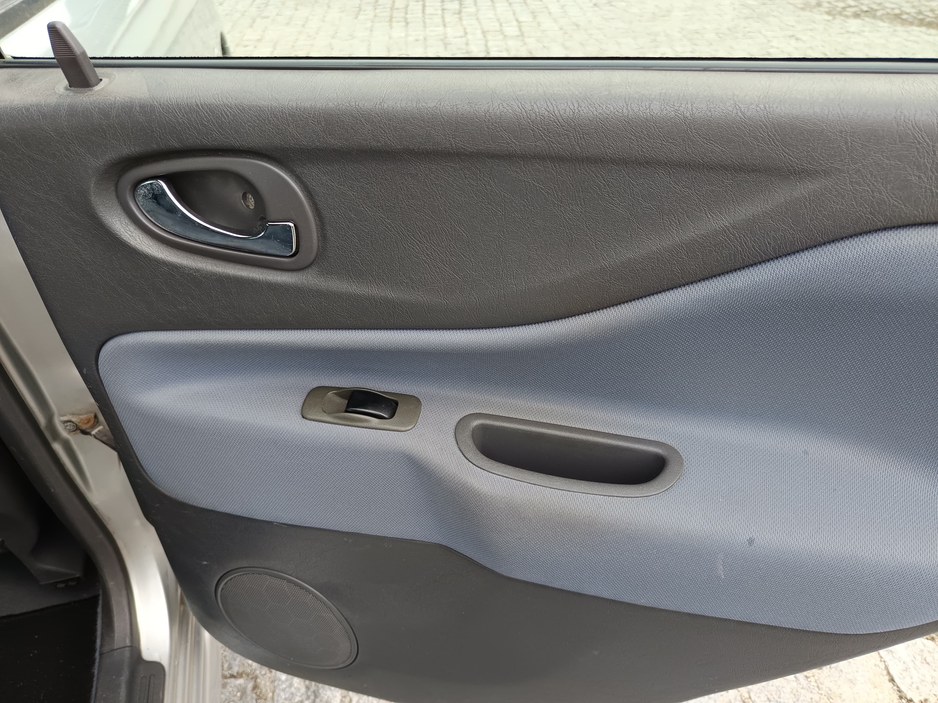 Mitsubishi Spacestar · Ano 2002 — image 21
