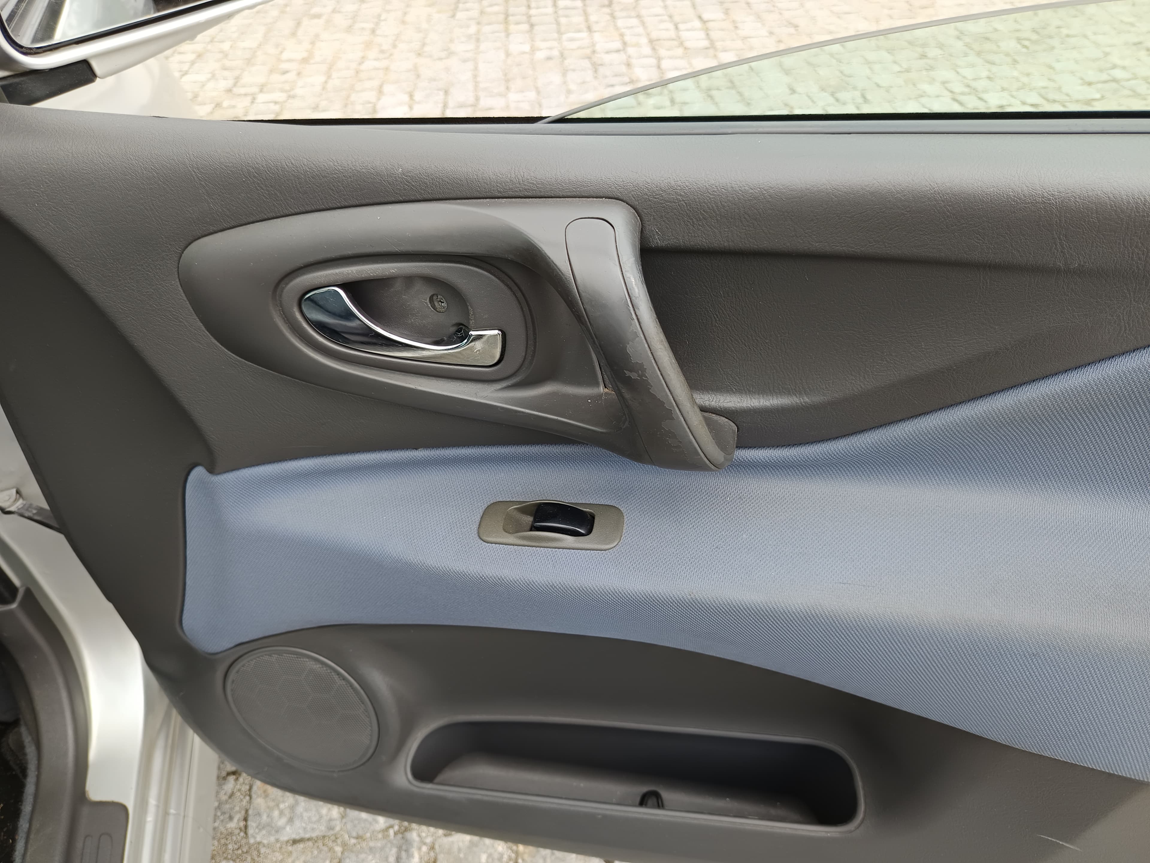 Mitsubishi Spacestar · Ano 2002 — image 24