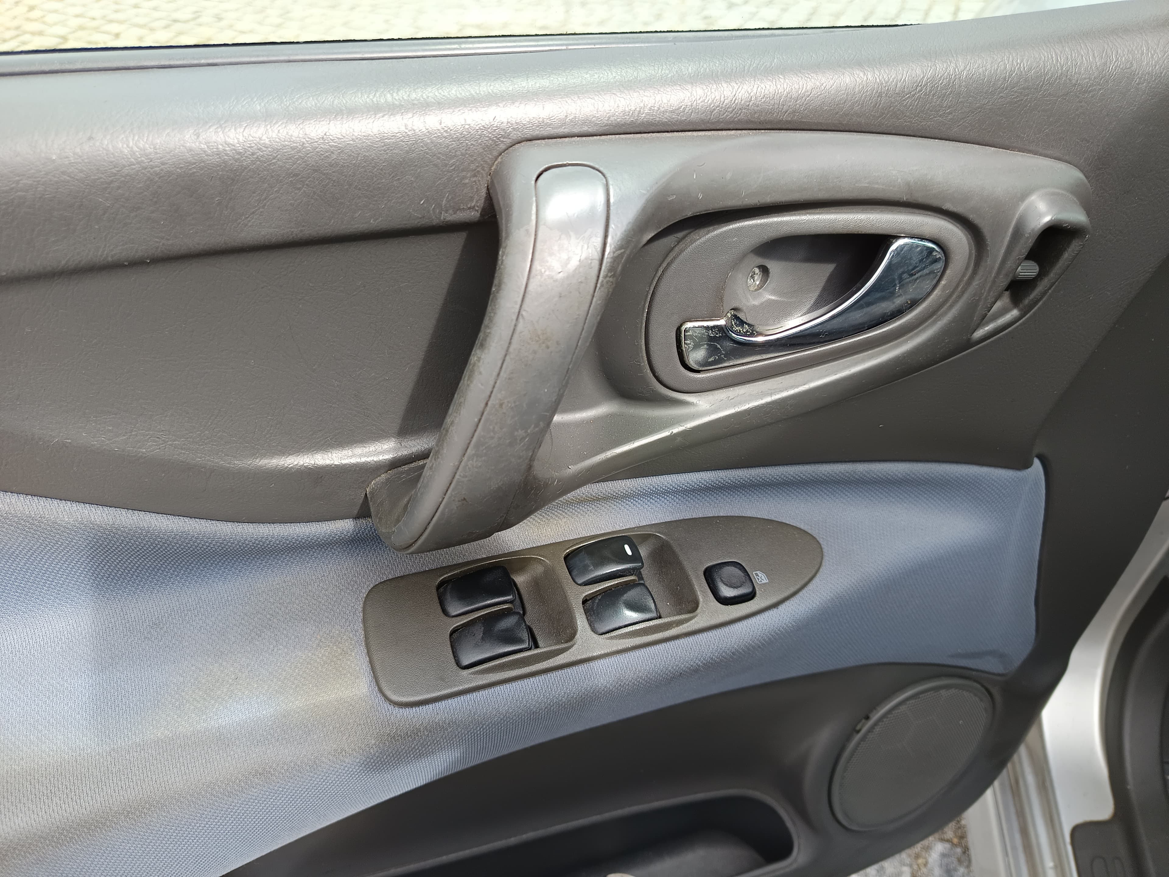 Mitsubishi Spacestar · Ano 2002 — image 34