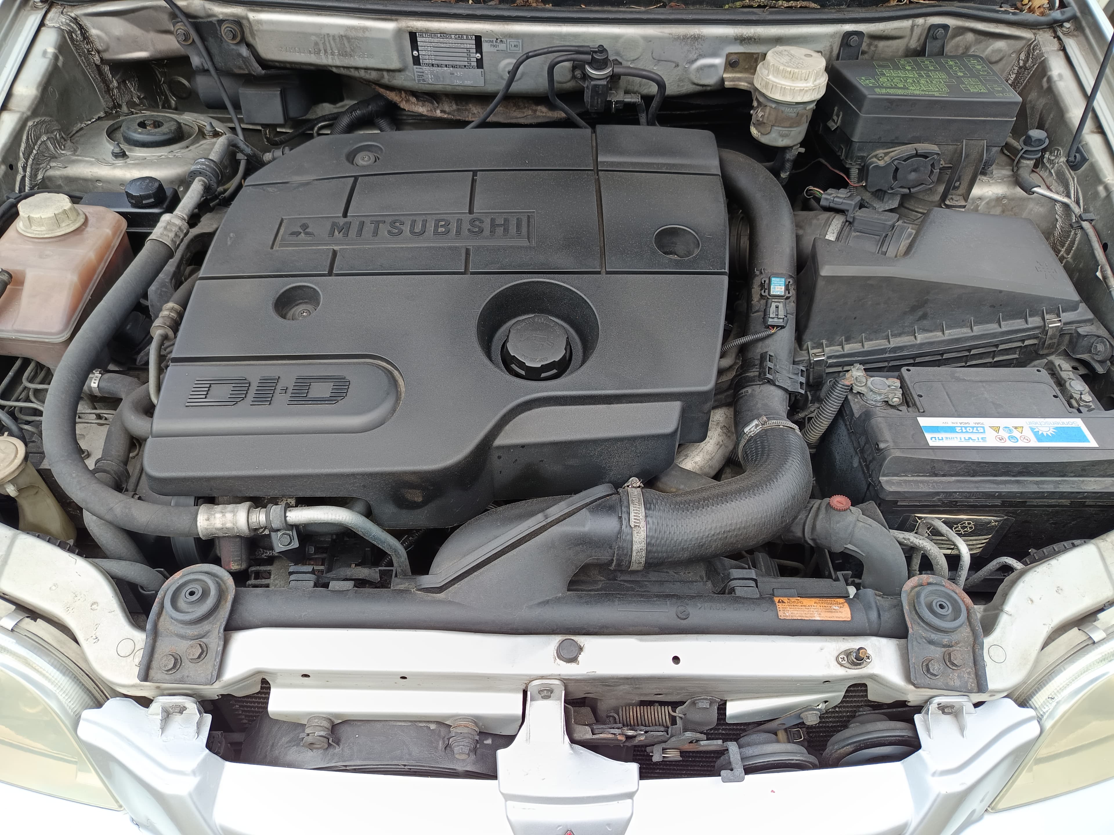 Mitsubishi Spacestar · Ano 2002 — image 9
