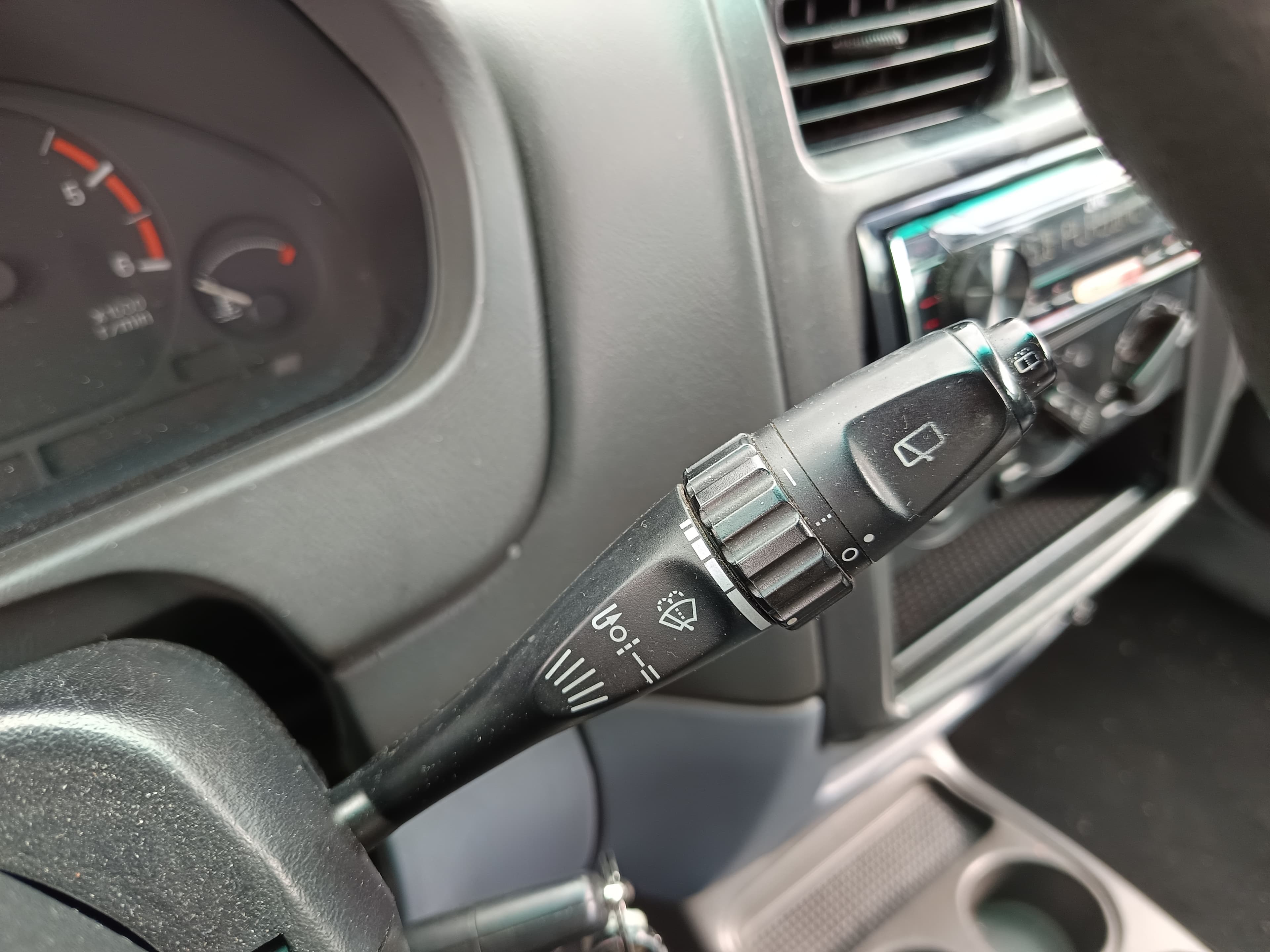 Mitsubishi Spacestar · Ano 2002 — image 39