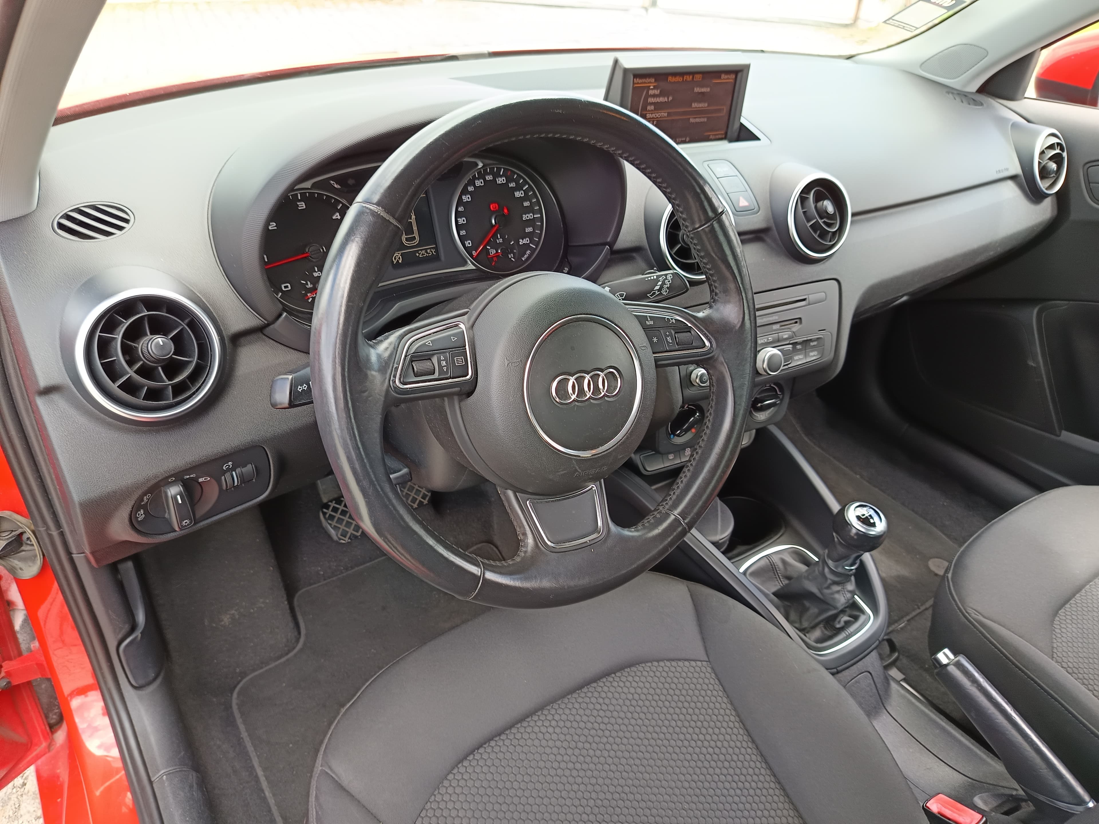 Audi A1 · Ano 2012 — imagem 29