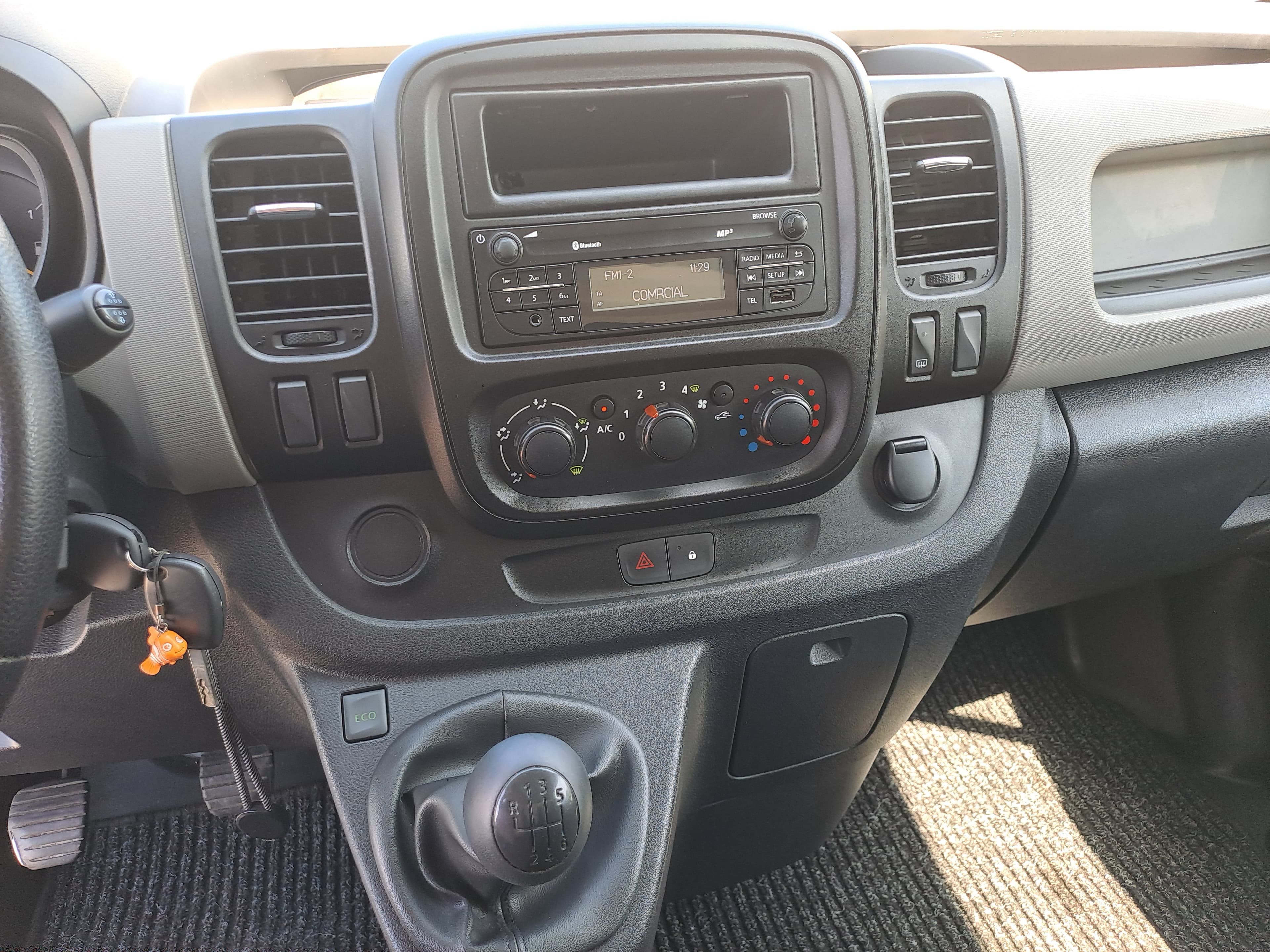 Renault Trafic · Câmara Frio · Ano 2015 — imagen 28