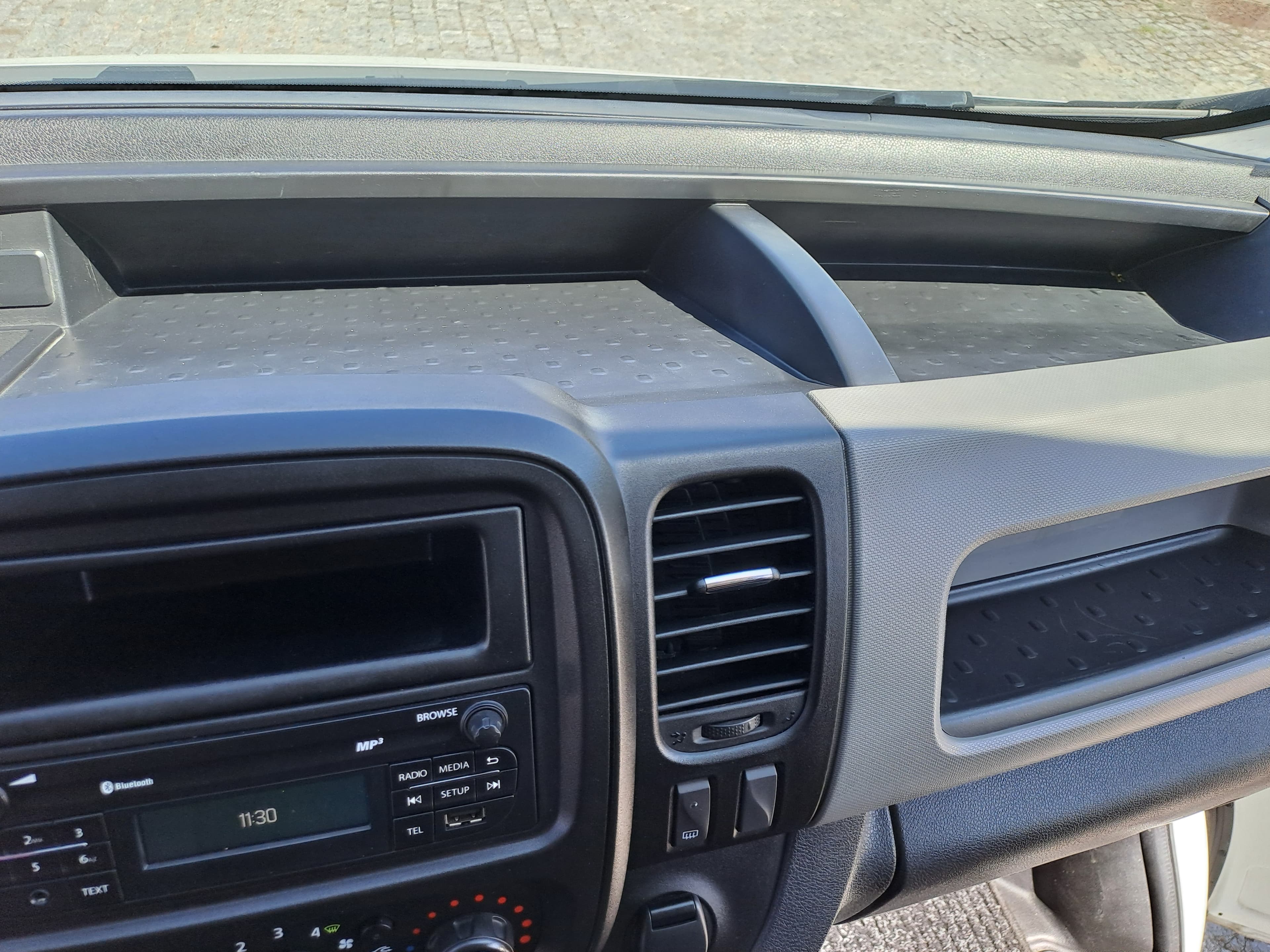 Renault Trafic · Câmara Frio · Ano 2015 — imagen 32
