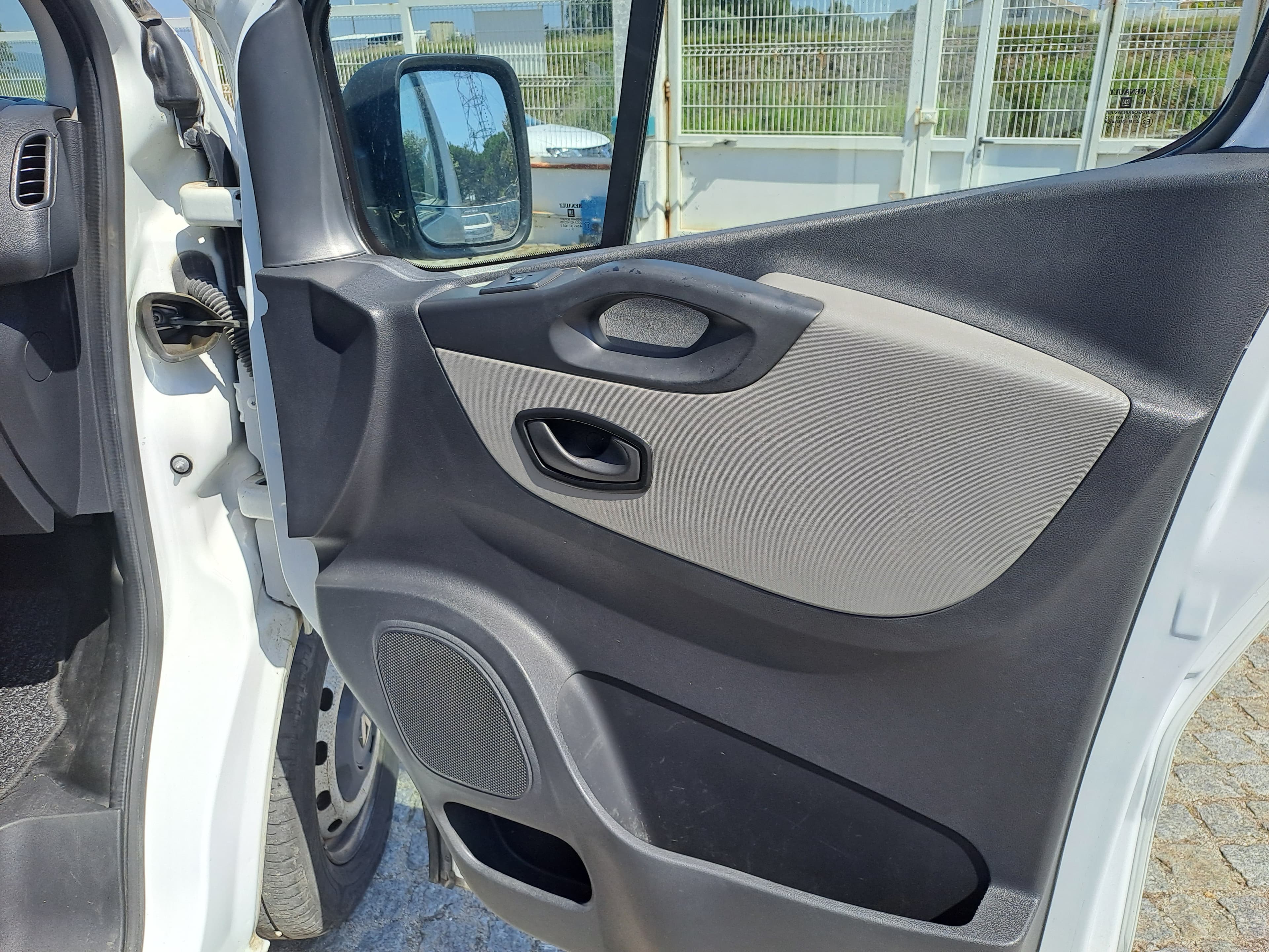 Renault Trafic · Câmara Frio · Ano 2015 — imagen 21