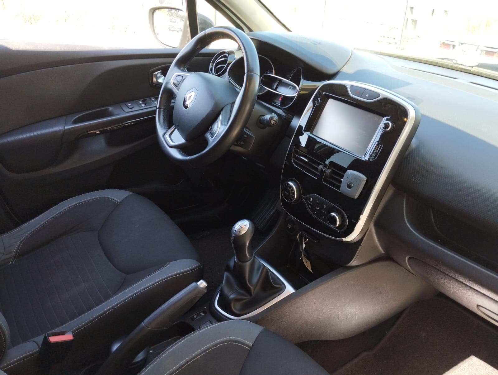 Renault Clio 28-RS-96 — imagem 18
