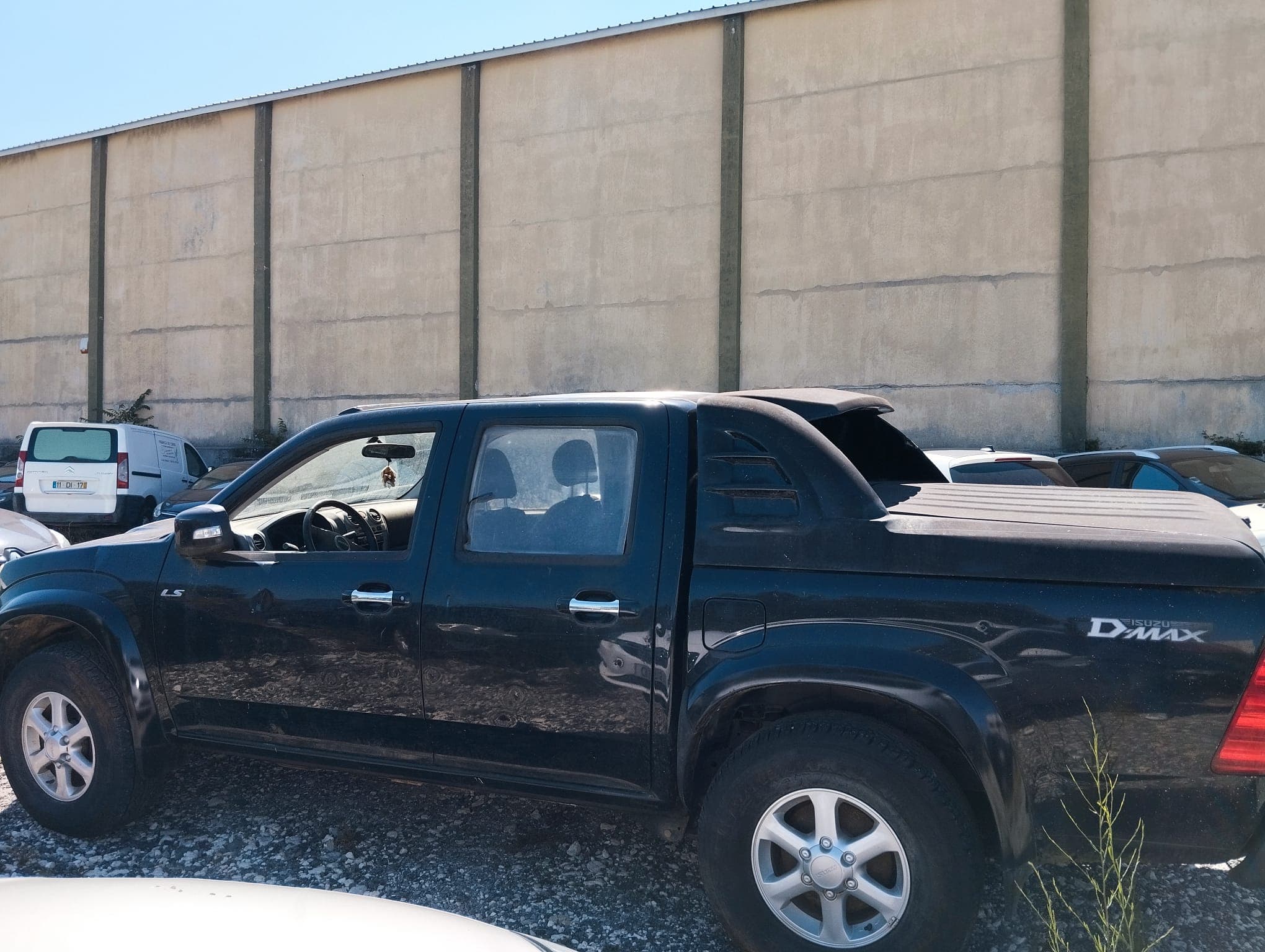Isuzu D-MAX 2.5 4WD · Ano 2007 — imagem 8