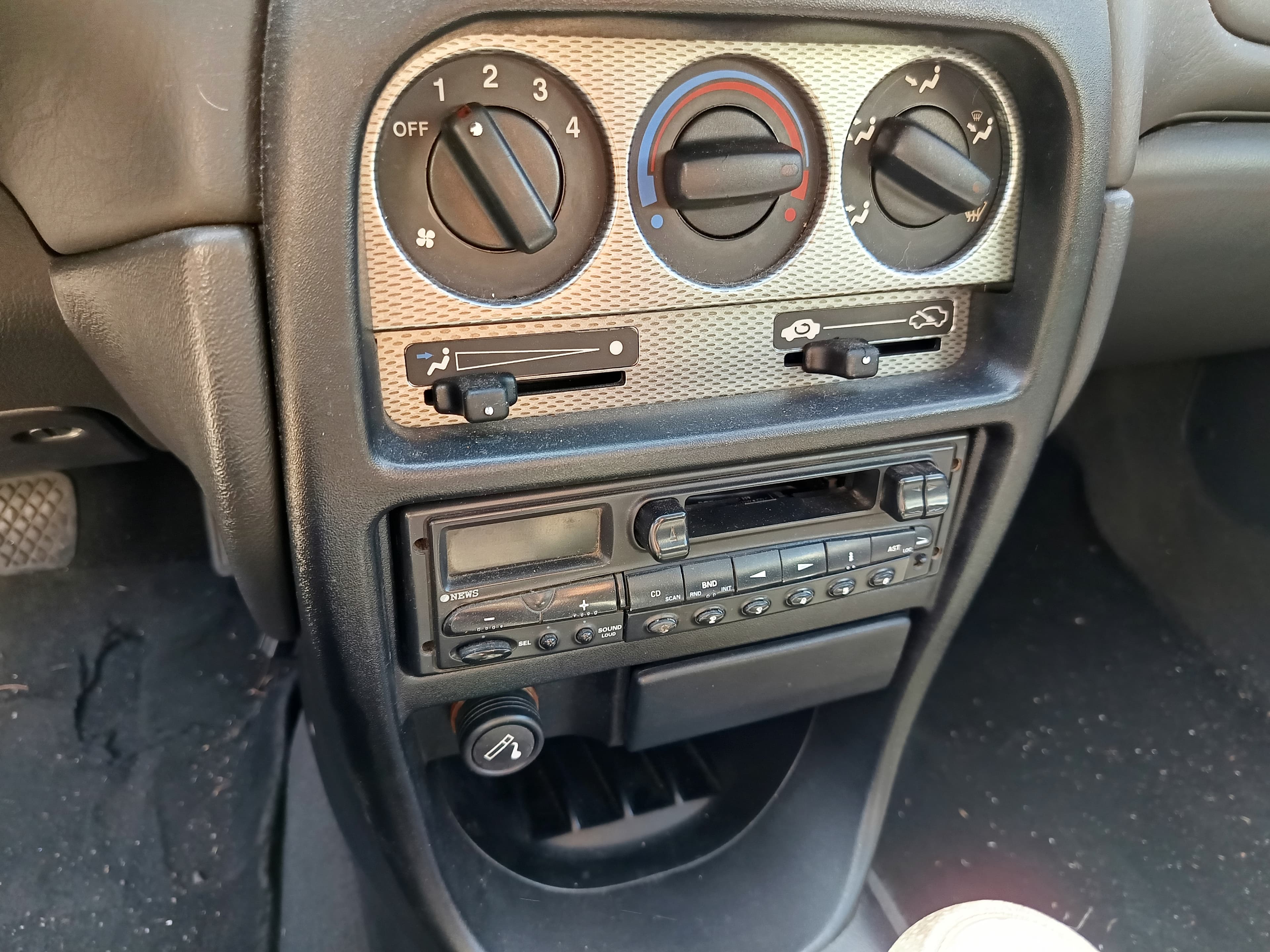 MG ZR · 2002 — imagem 32