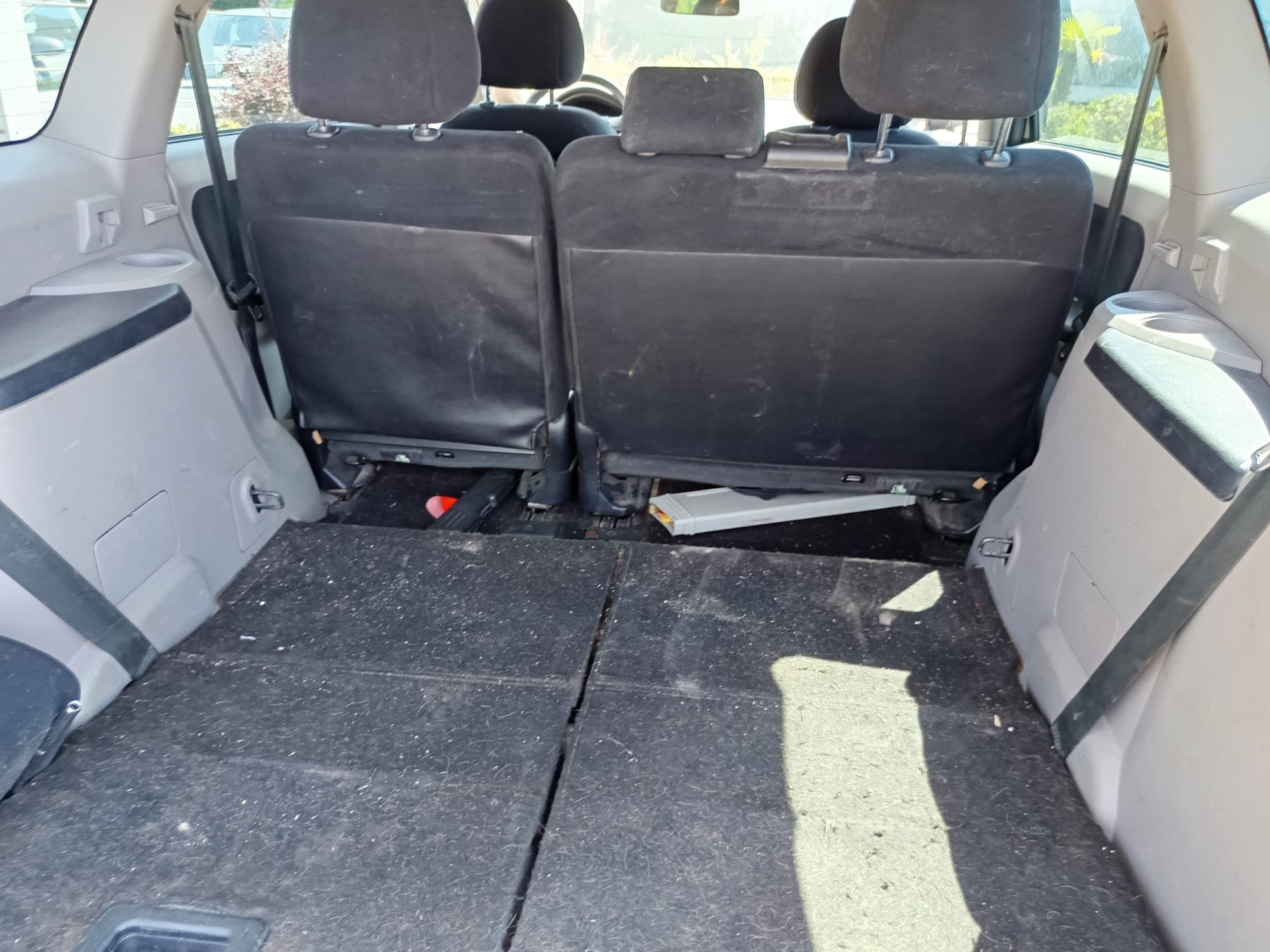Mitsubishi Grandis 2.0 DI-D · 7 Lugares — image 16