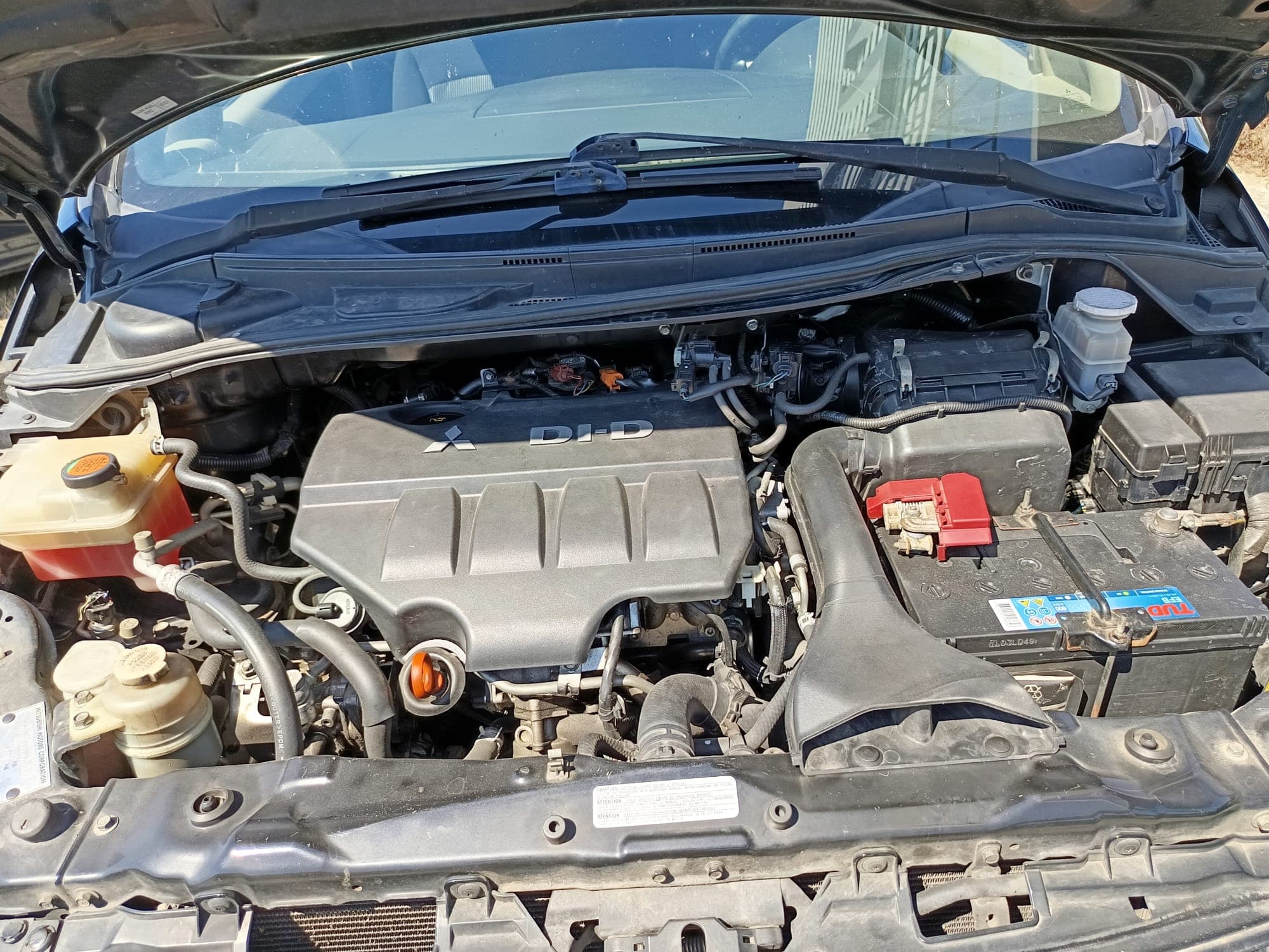 Mitsubishi Grandis 2.0 DI-D · 7 Lugares — image 20