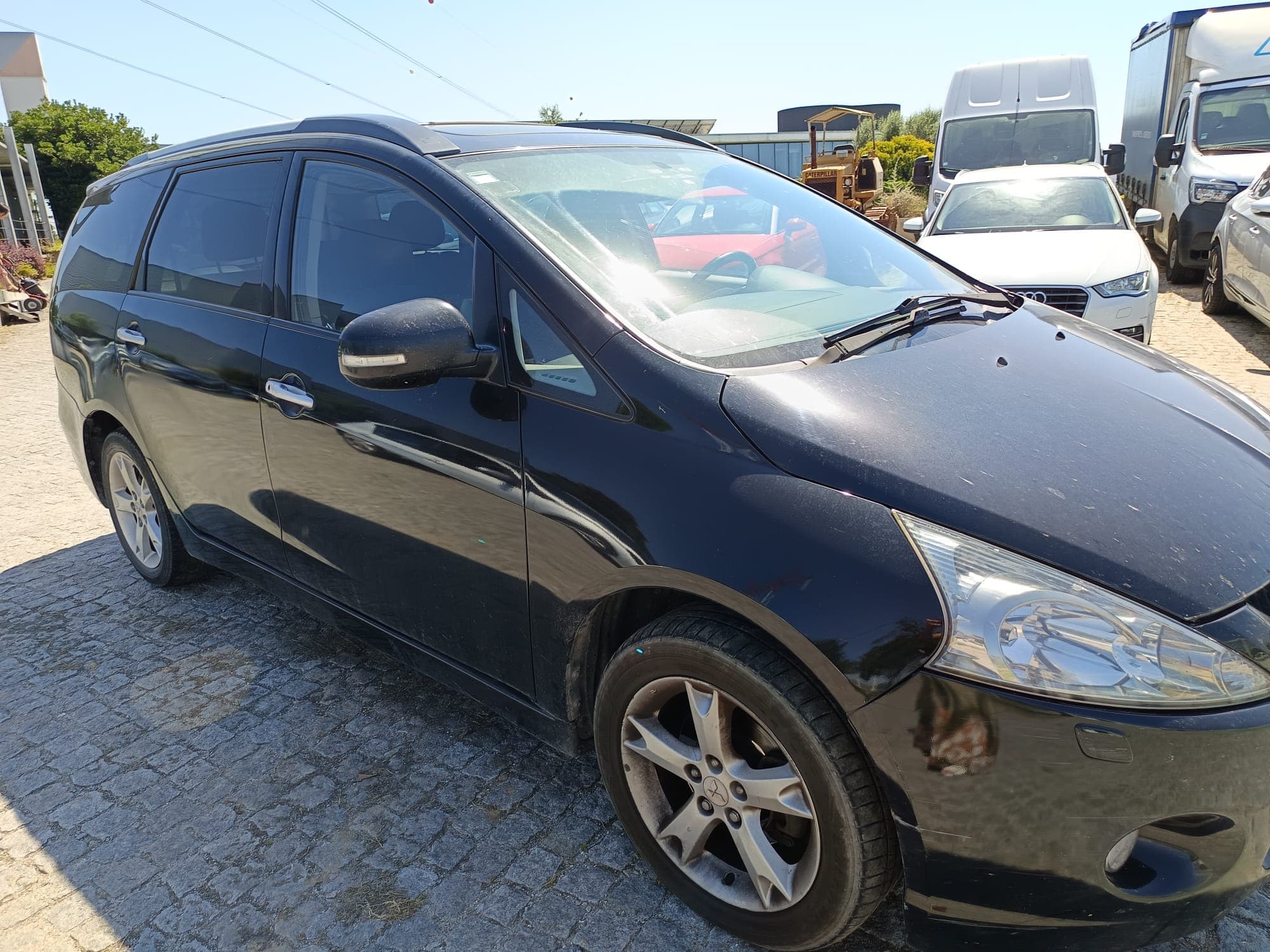 Mitsubishi Grandis 2.0 DI-D · 7 Lugares — image 8