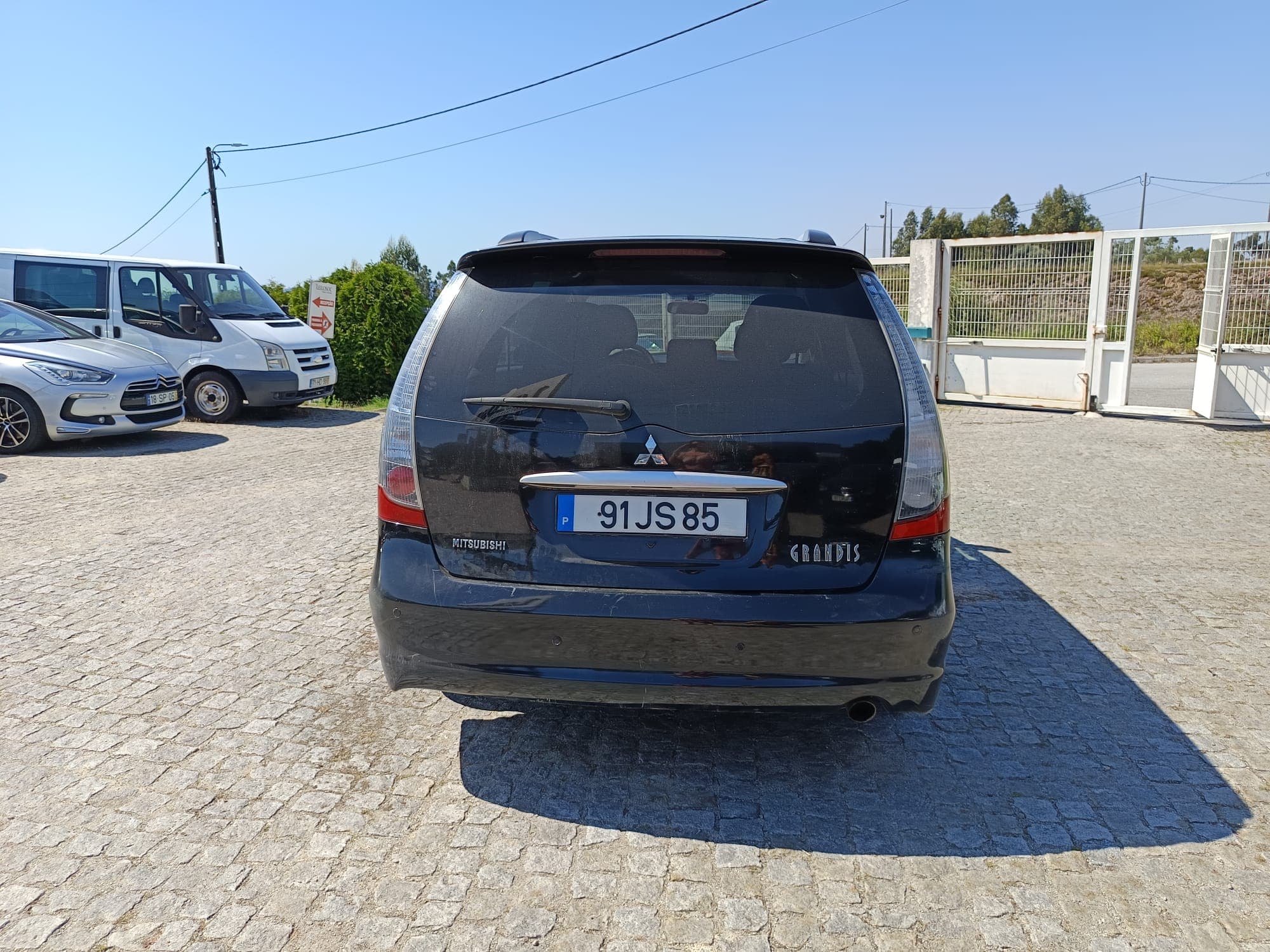 Mitsubishi Grandis 2.0 DI-D · 7 Lugares — image 6