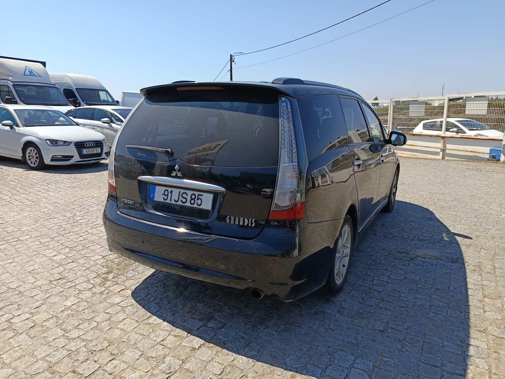 Mitsubishi Grandis 2.0 DI-D · 7 Lugares — image 5