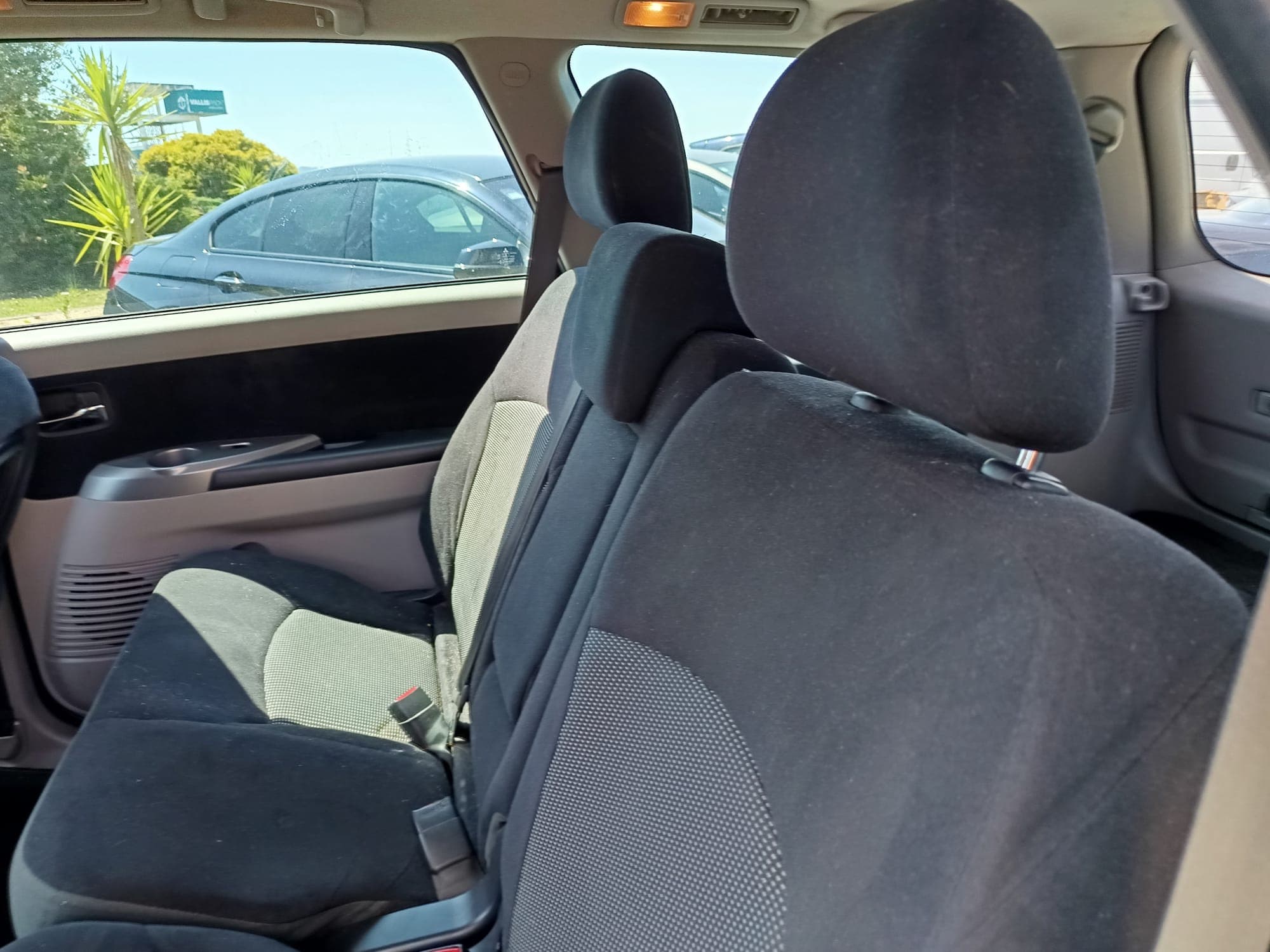 Mitsubishi Grandis 2.0 DI-D · 7 Lugares — image 25