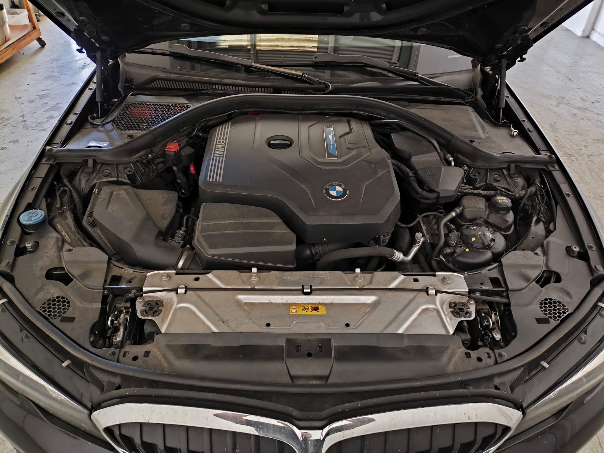 BMW 330E · Ano 2020 — image 9