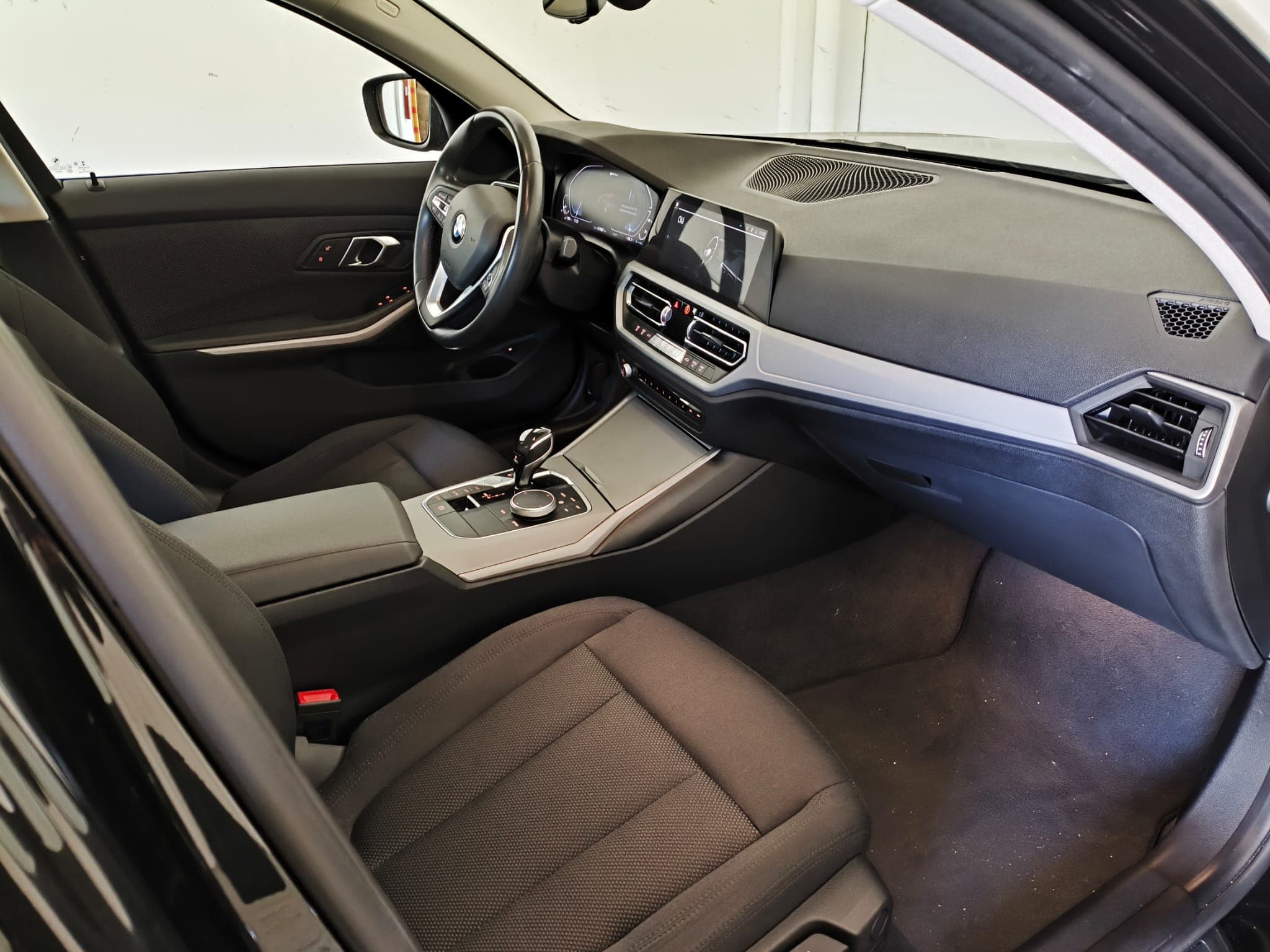 BMW 330E · Ano 2020 — image 21