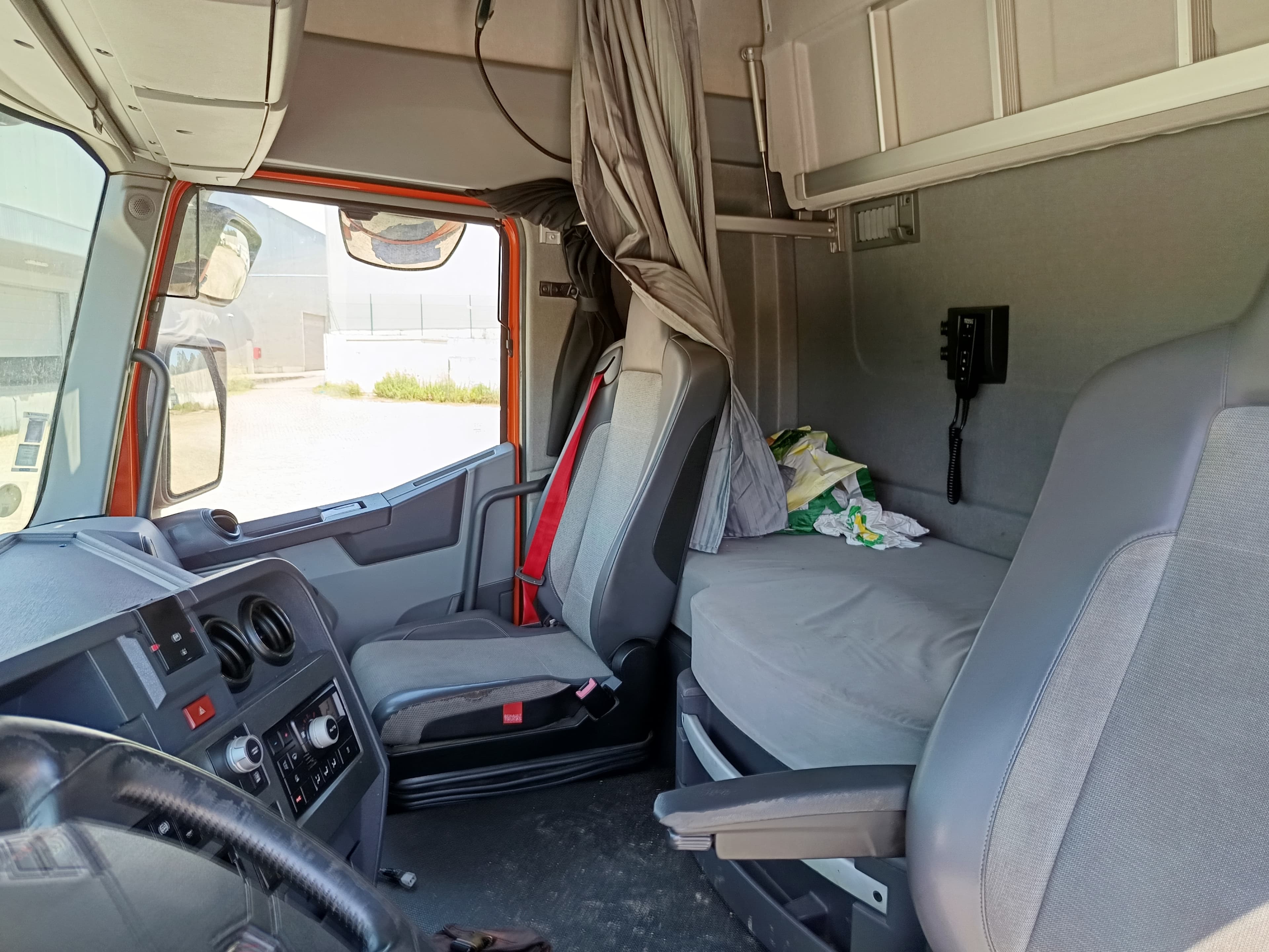 Renault T480 HD001 · Ano 2015 — imagen 16