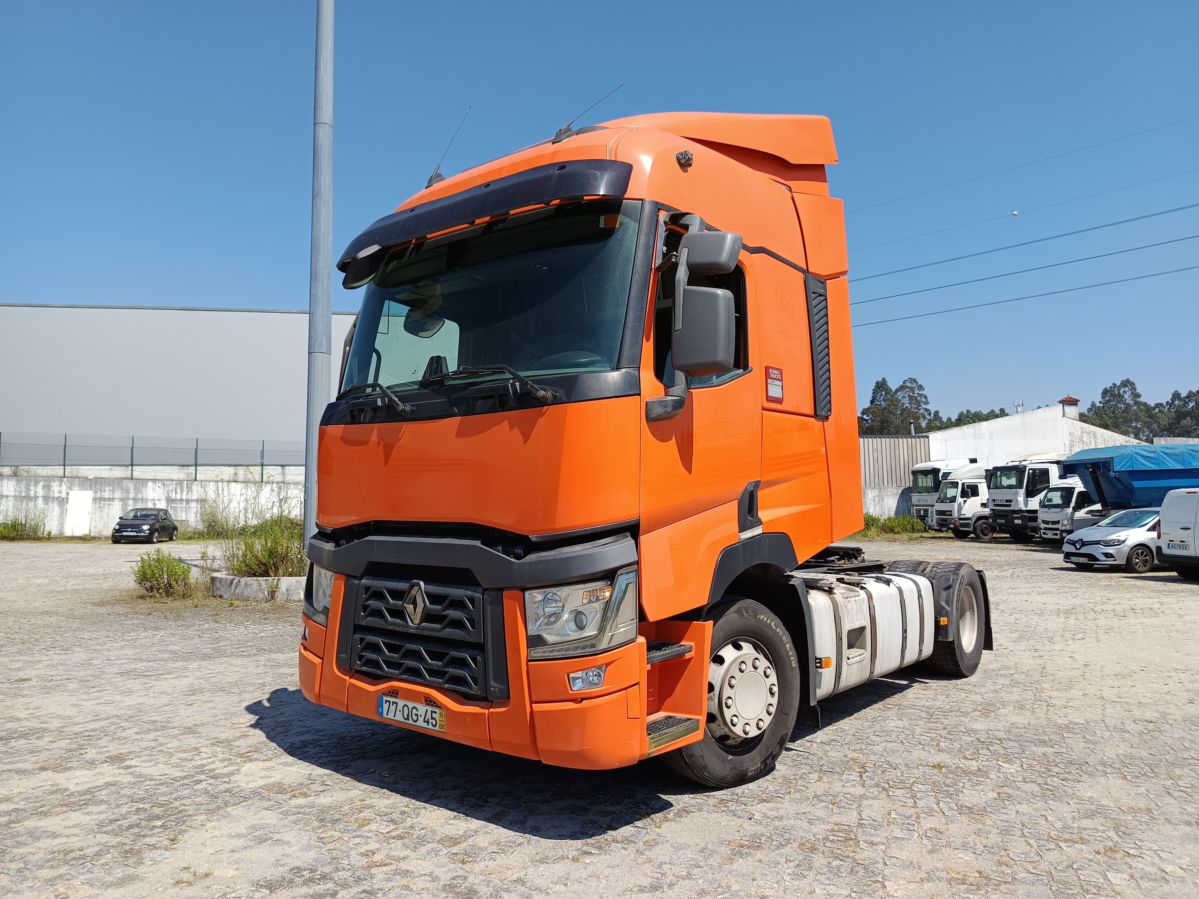 Renault T480 HD001 · Ano 2015 — imagen 1
