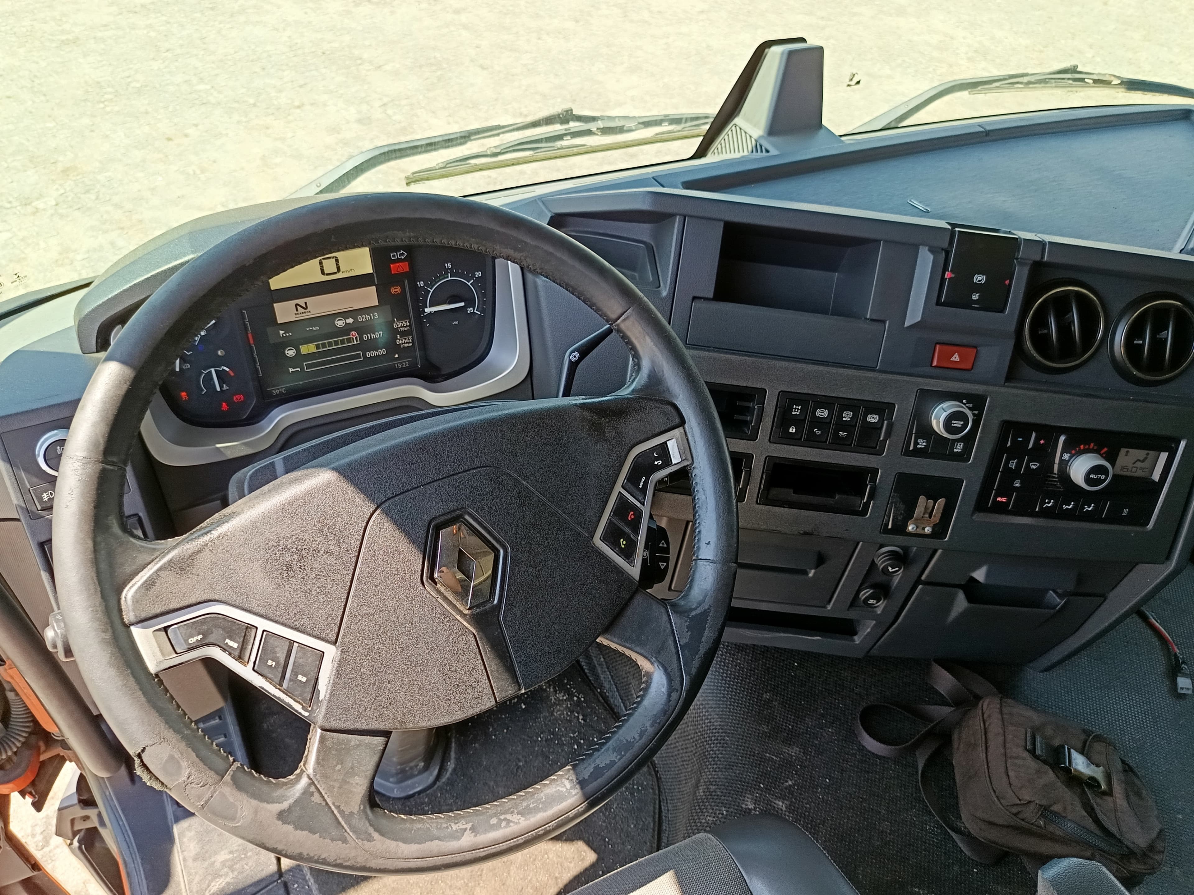 Renault T480 HD001 · Ano 2015 — imagen 18