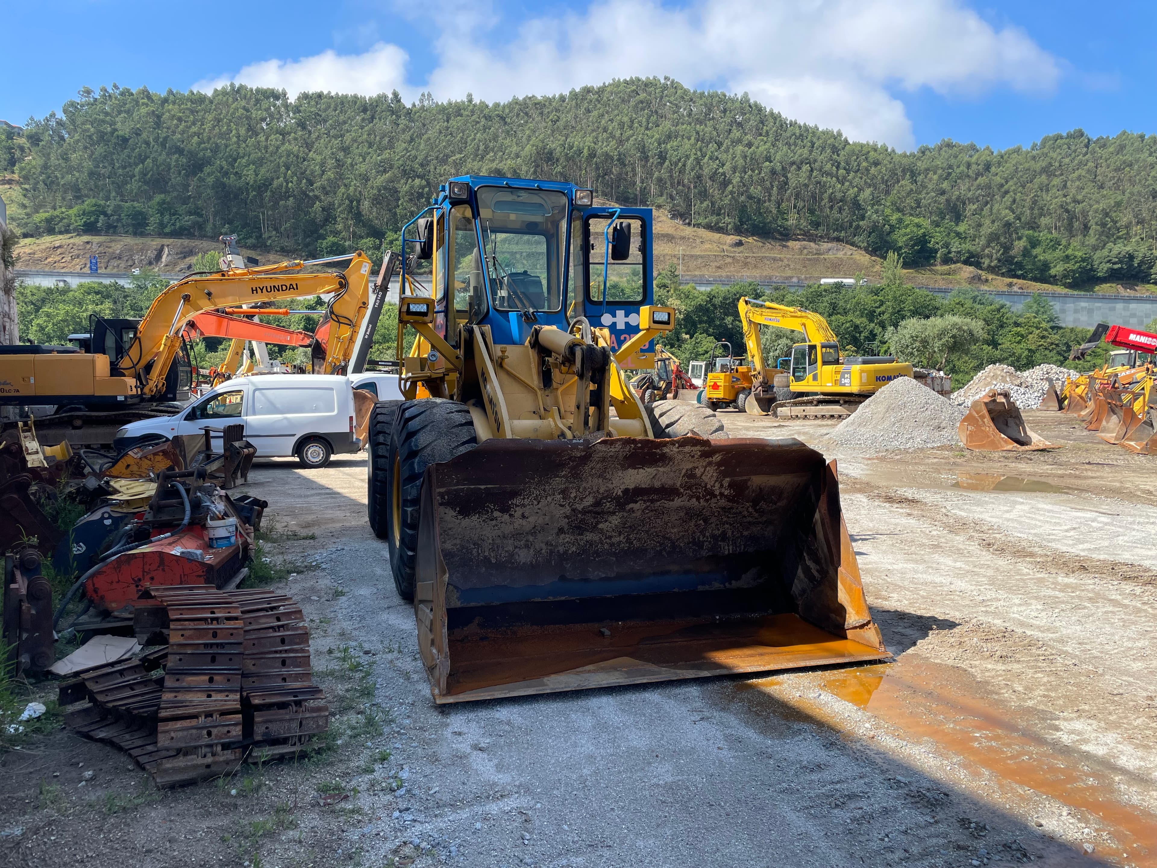 Komatsu Loader — image 2