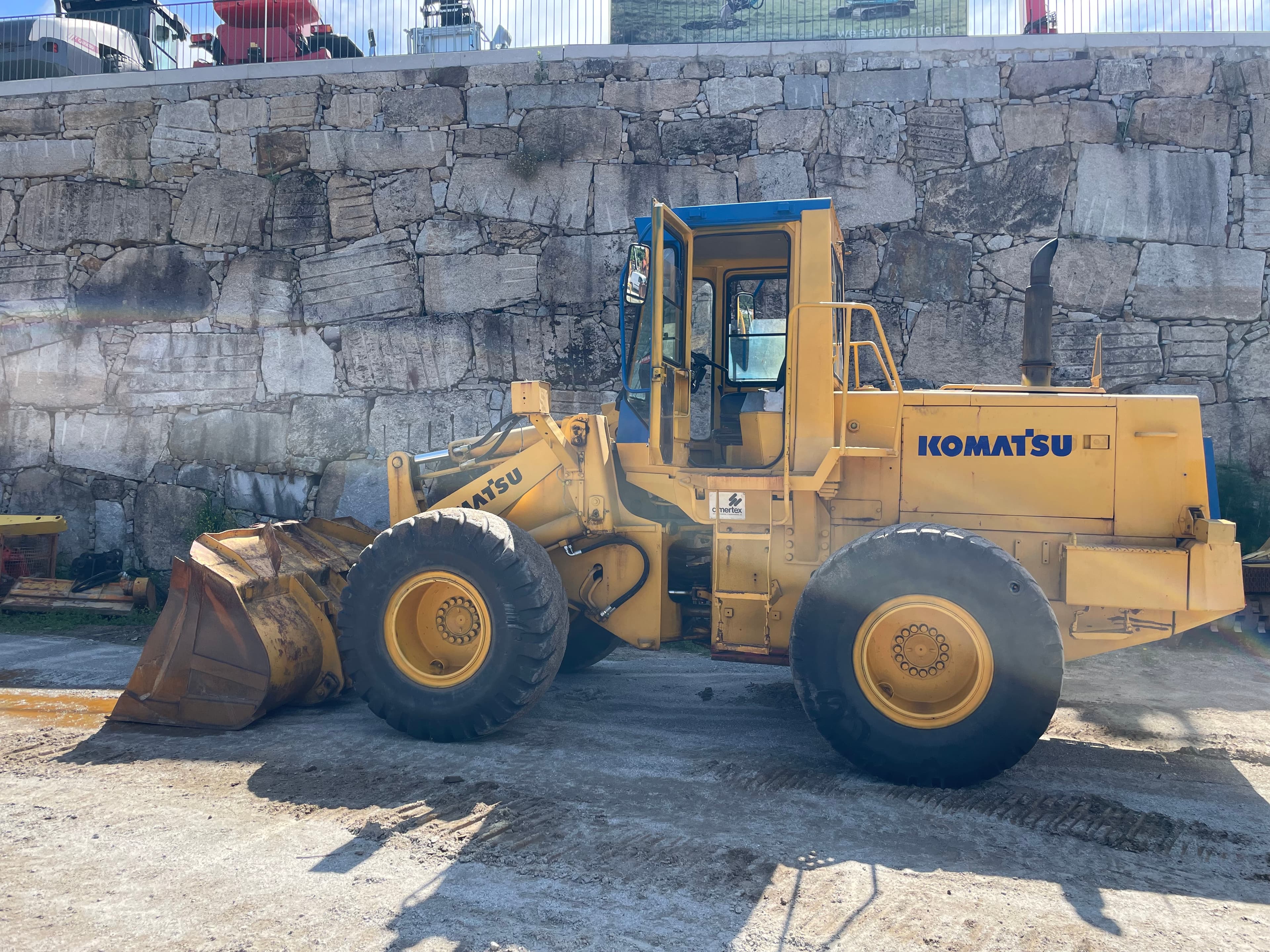 Komatsu Loader — image 3