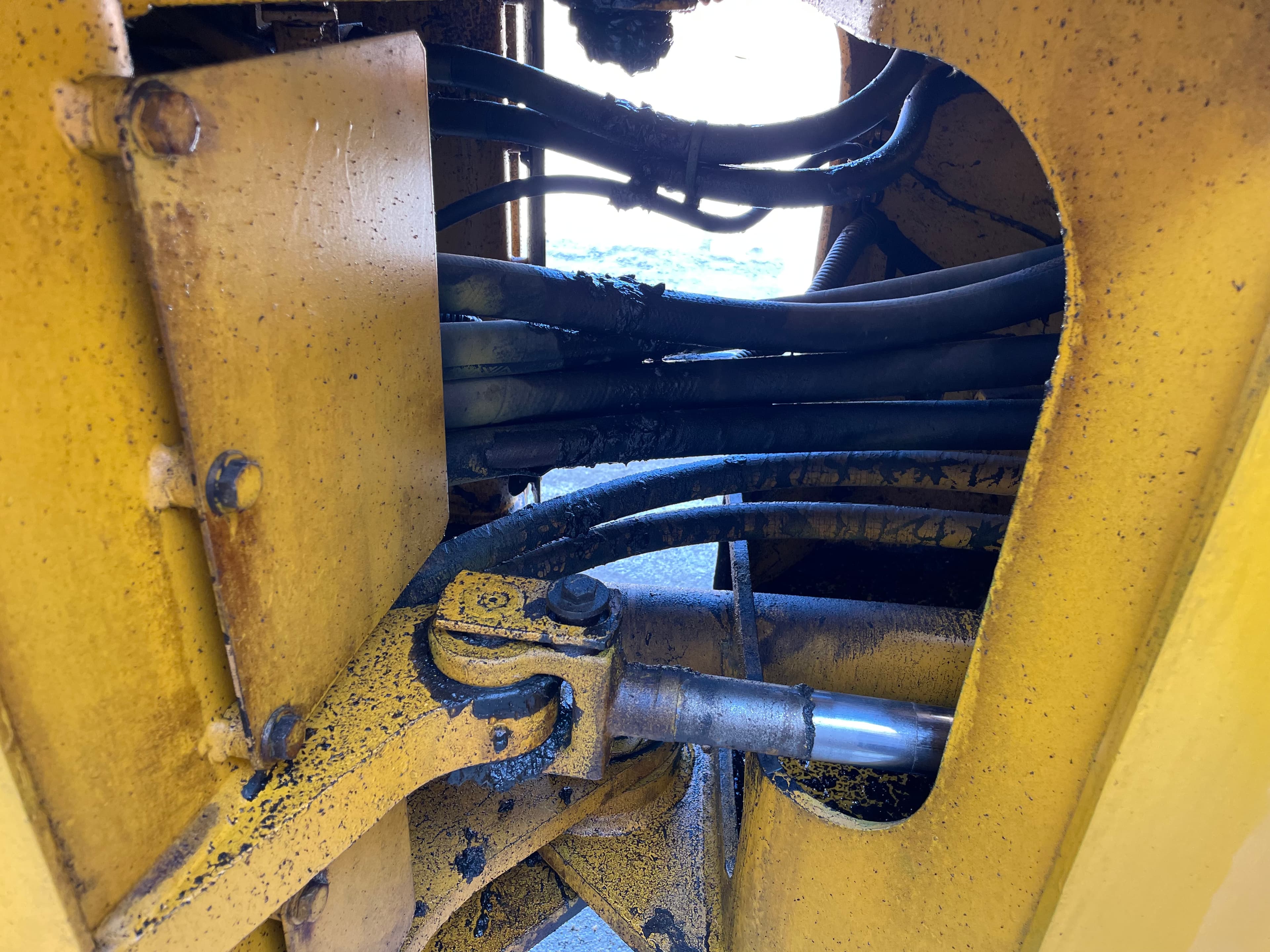 Komatsu Loader — image 9