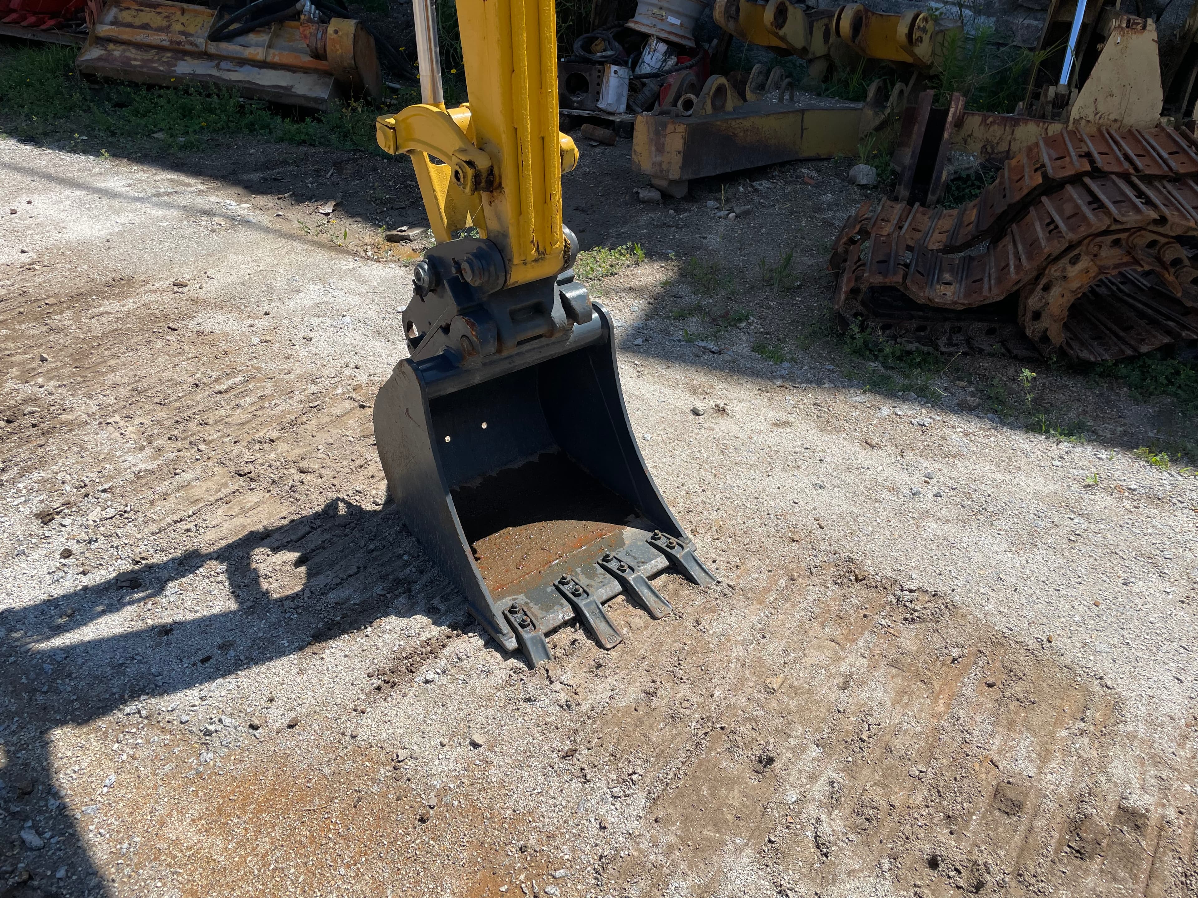 Mini Giratória Komatsu — imagem 10