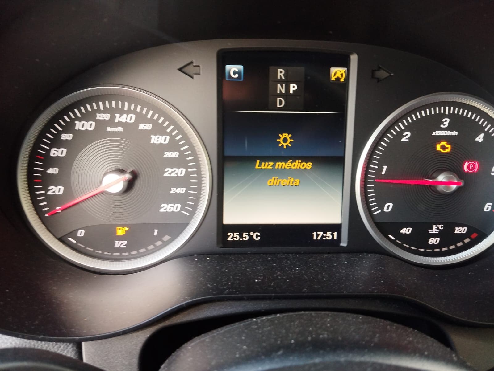 Mercedes-Benz GLC · Ano 2015 — image 26