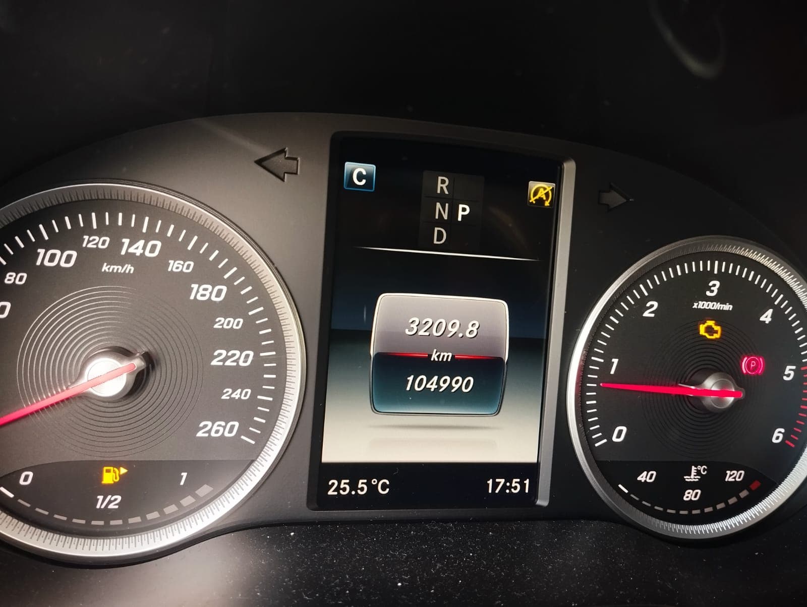 Mercedes-Benz GLC · Ano 2015 — image 29