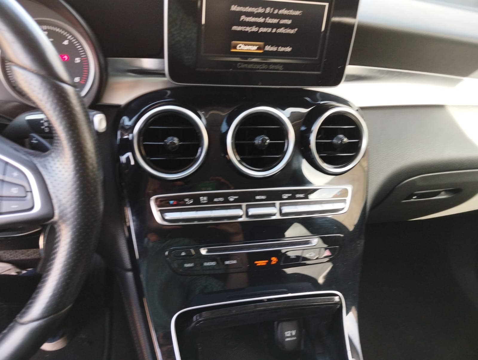 Mercedes-Benz GLC · Ano 2015 — image 28