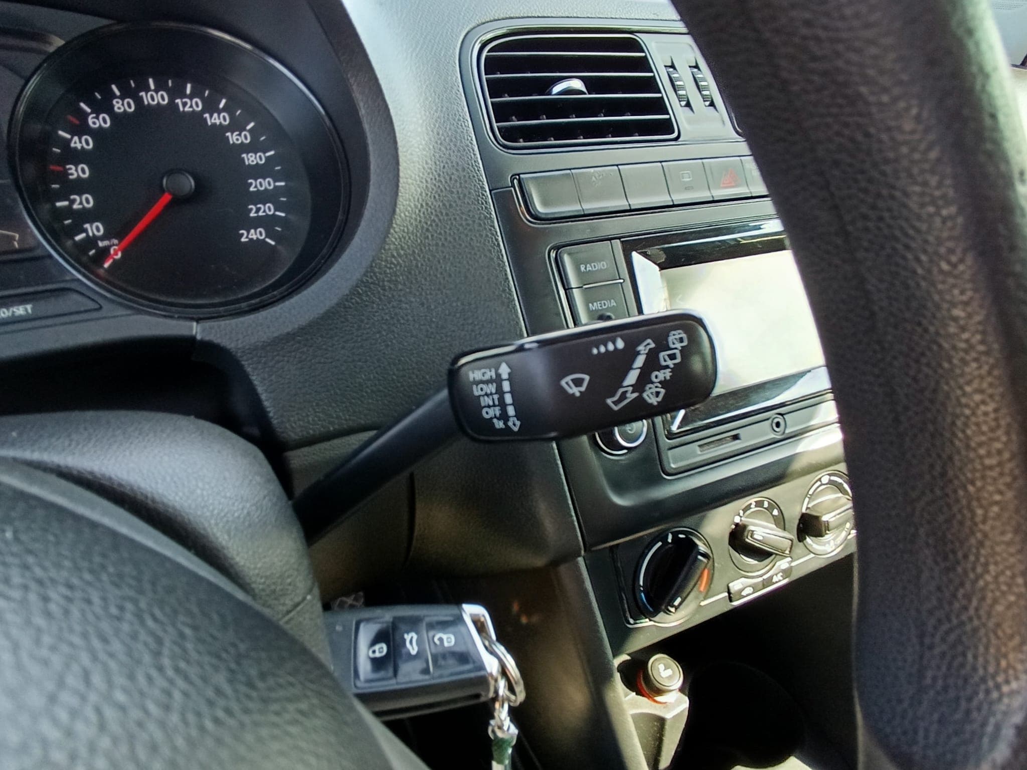 Volkswagen Polo · Ano 2014 — image 28
