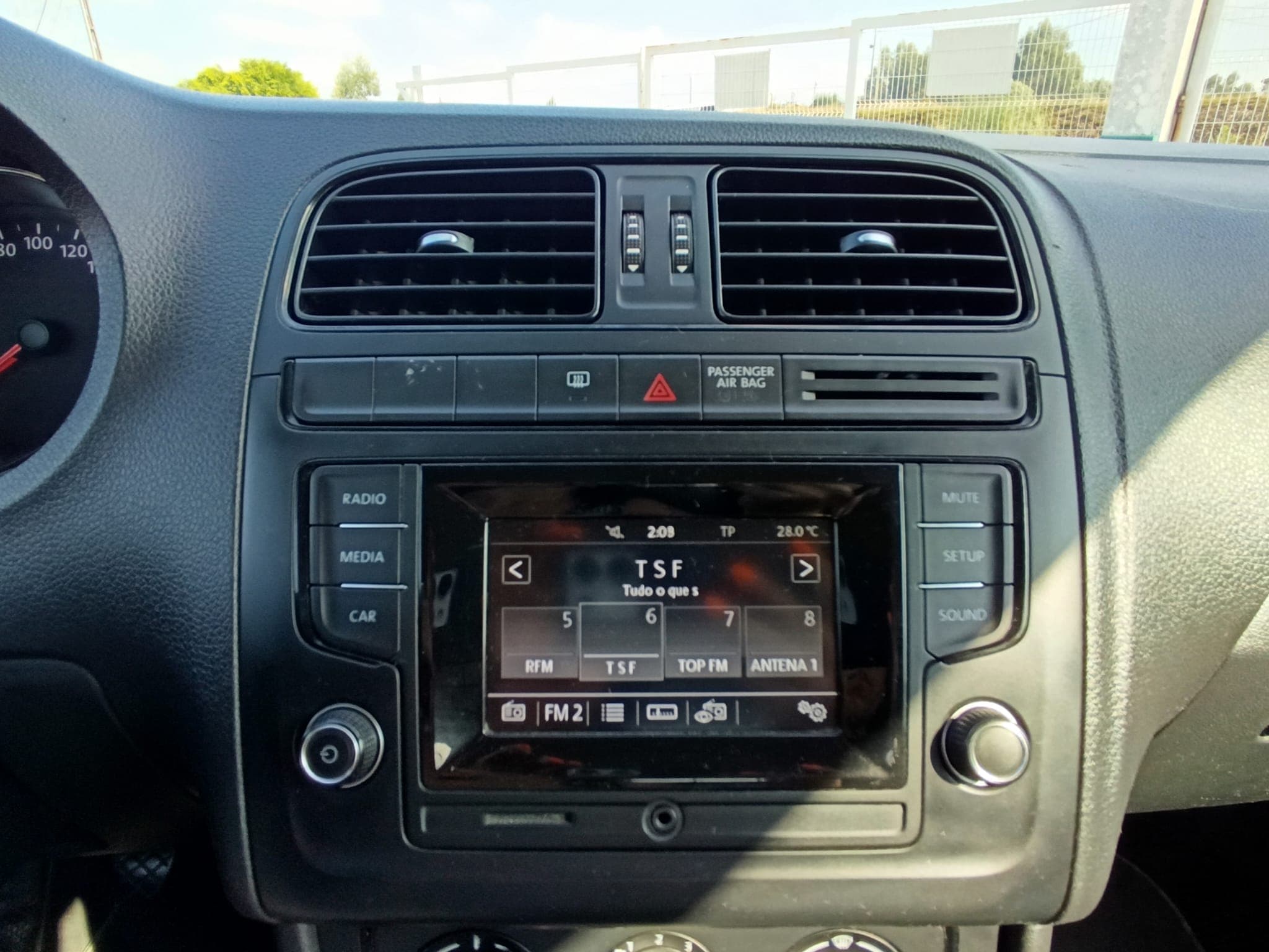 Volkswagen Polo · Ano 2014 — image 31