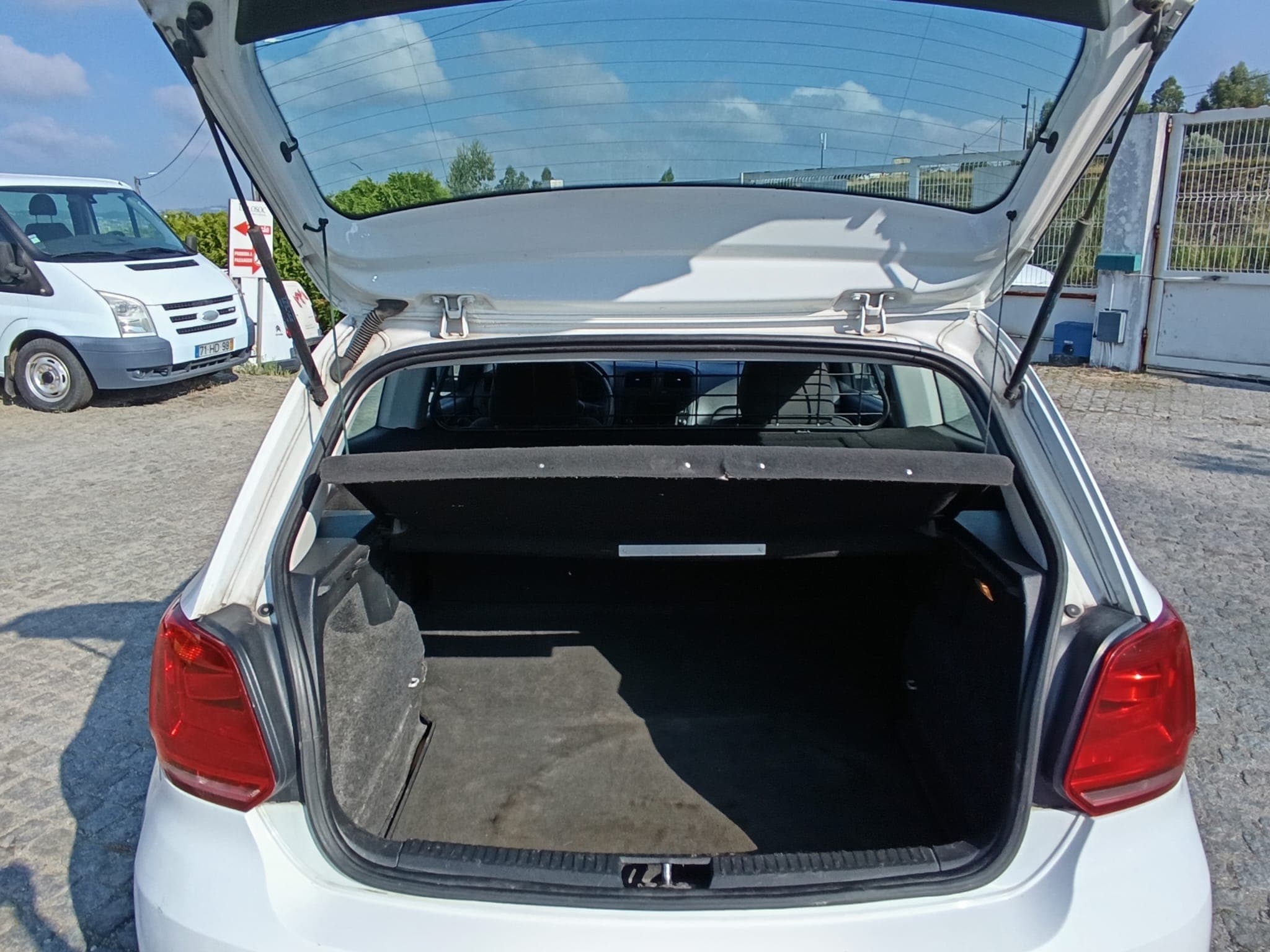 Volkswagen Polo · Ano 2014 — image 7