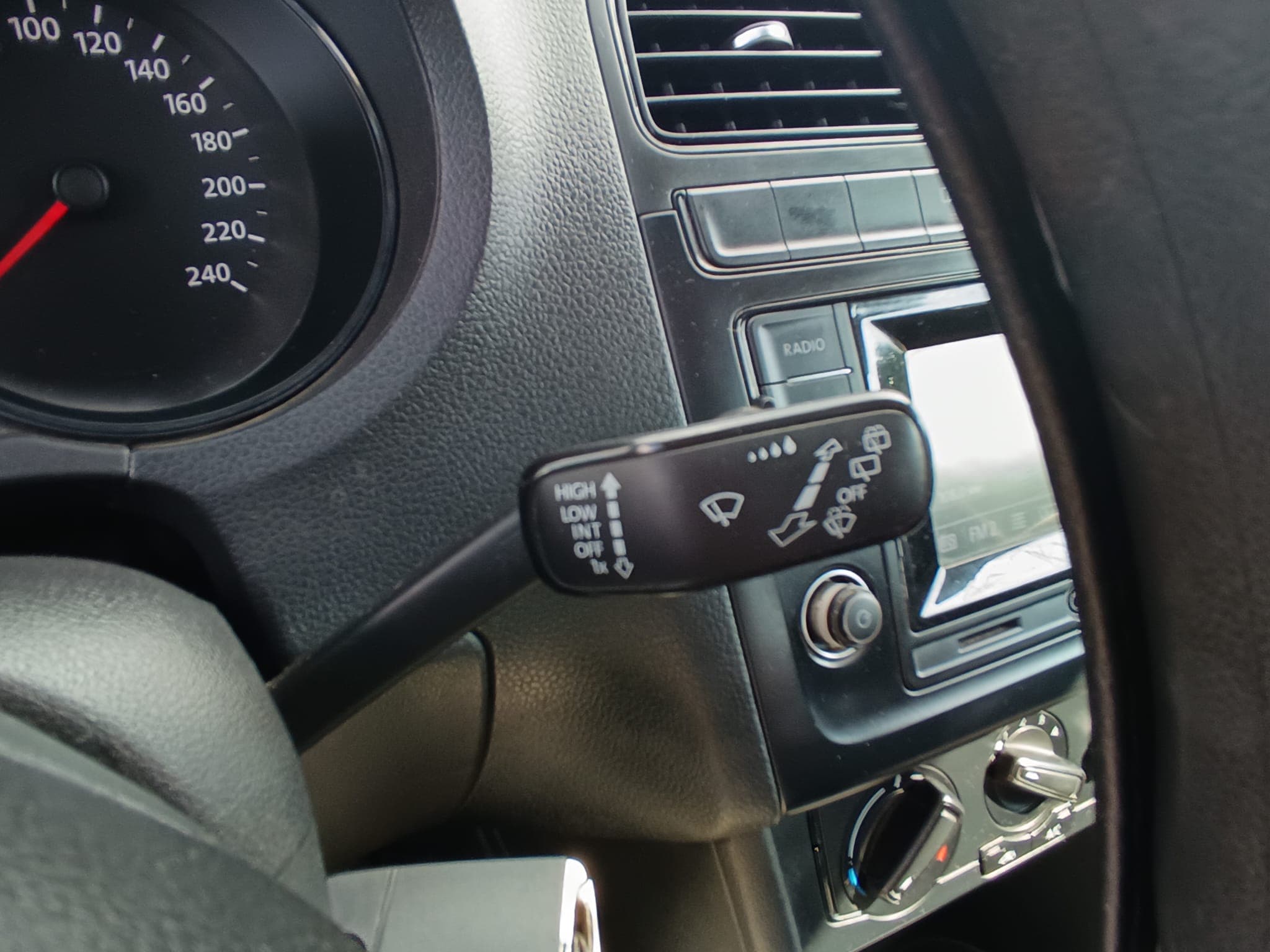 Volkswagen Polo · Ano 2014 — imagen 28