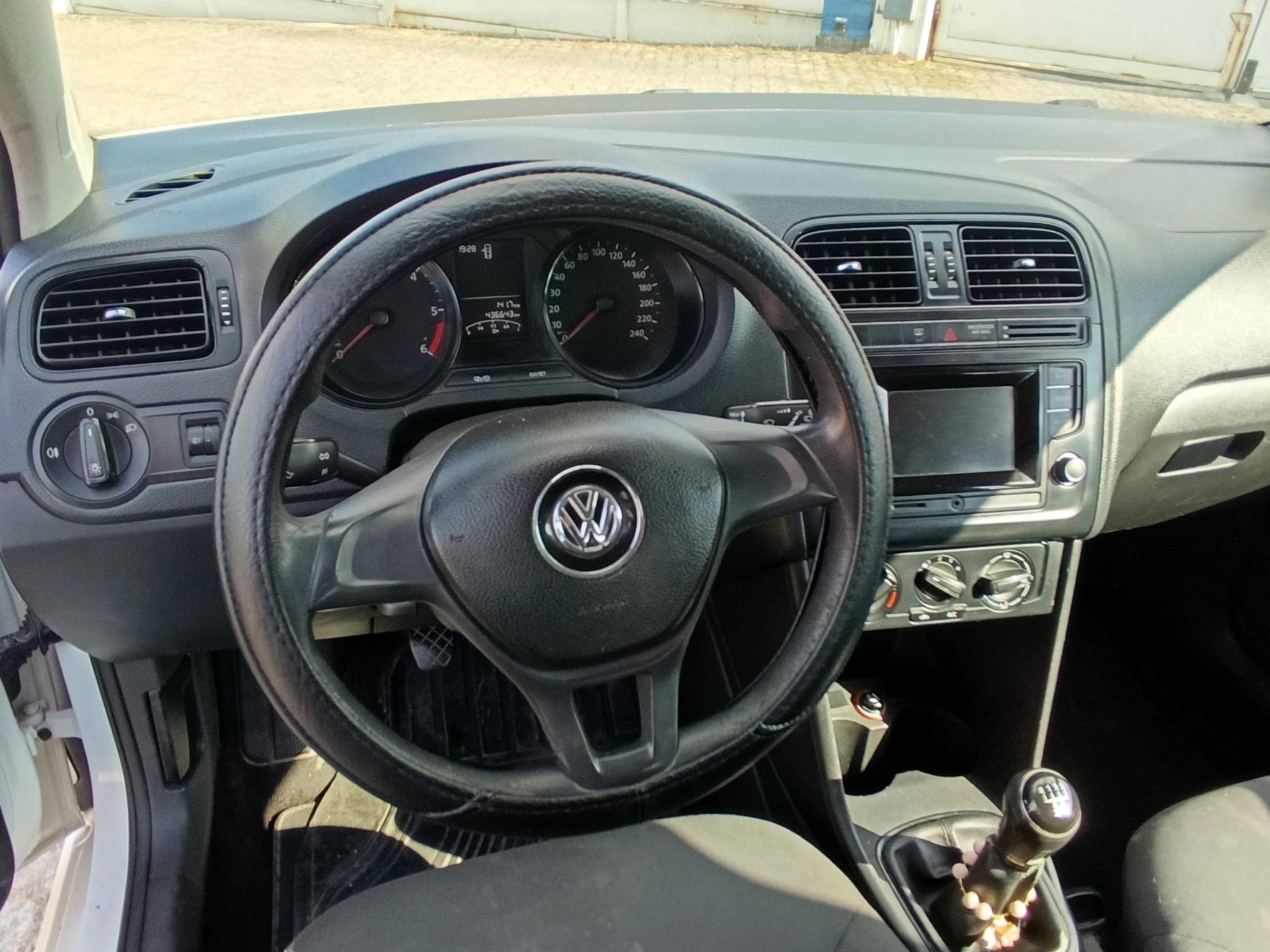 Volkswagen Polo · Ano 2014 — imagen 25
