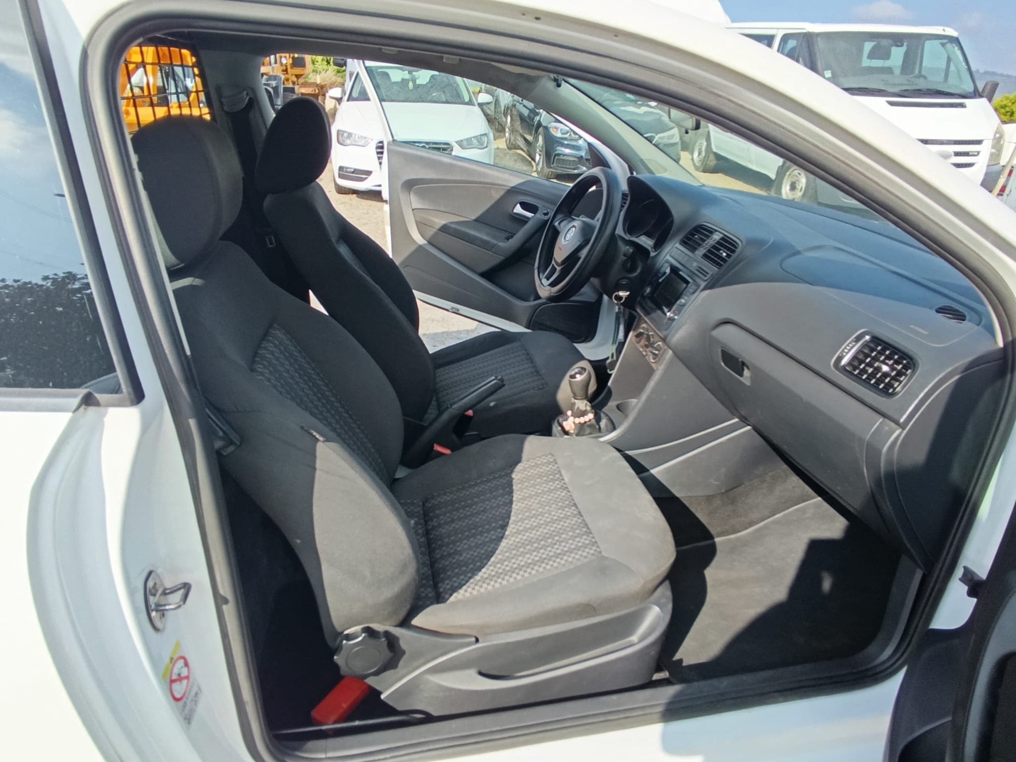Volkswagen Polo · Ano 2014 — imagen 24