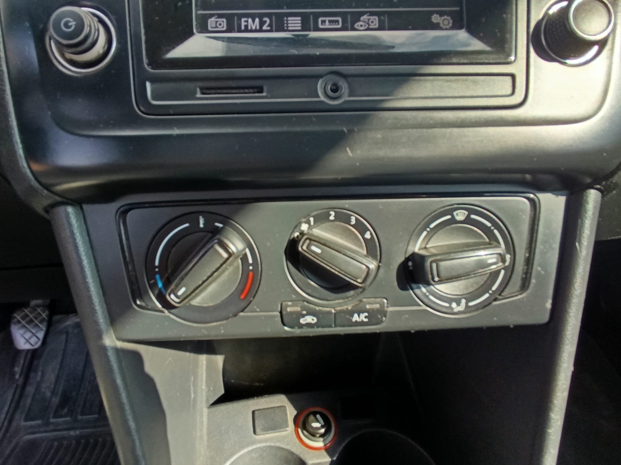 Volkswagen Polo · Ano 2014 — imagen 26